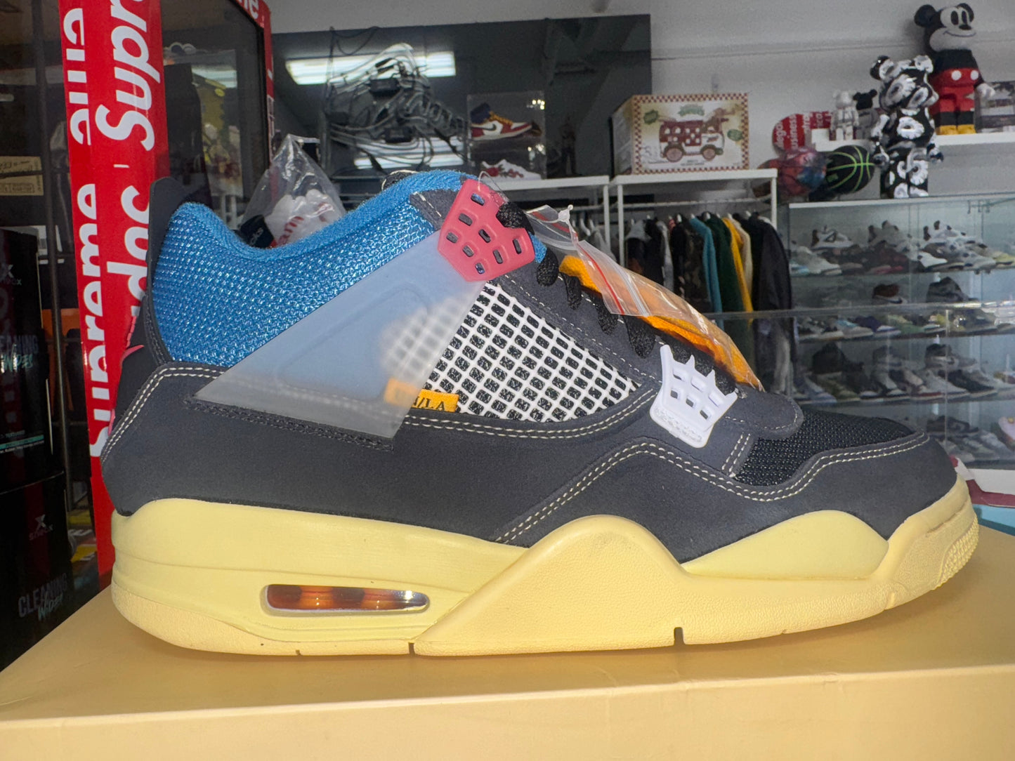 Jordan 4 Union Noir