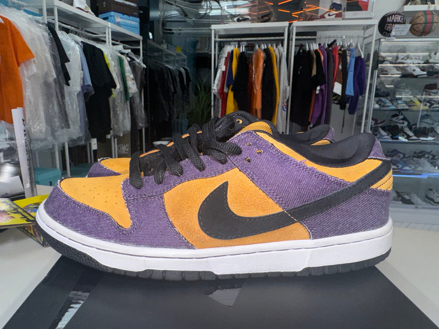 Nike SB Dunk Low
Goofy Boy 2009