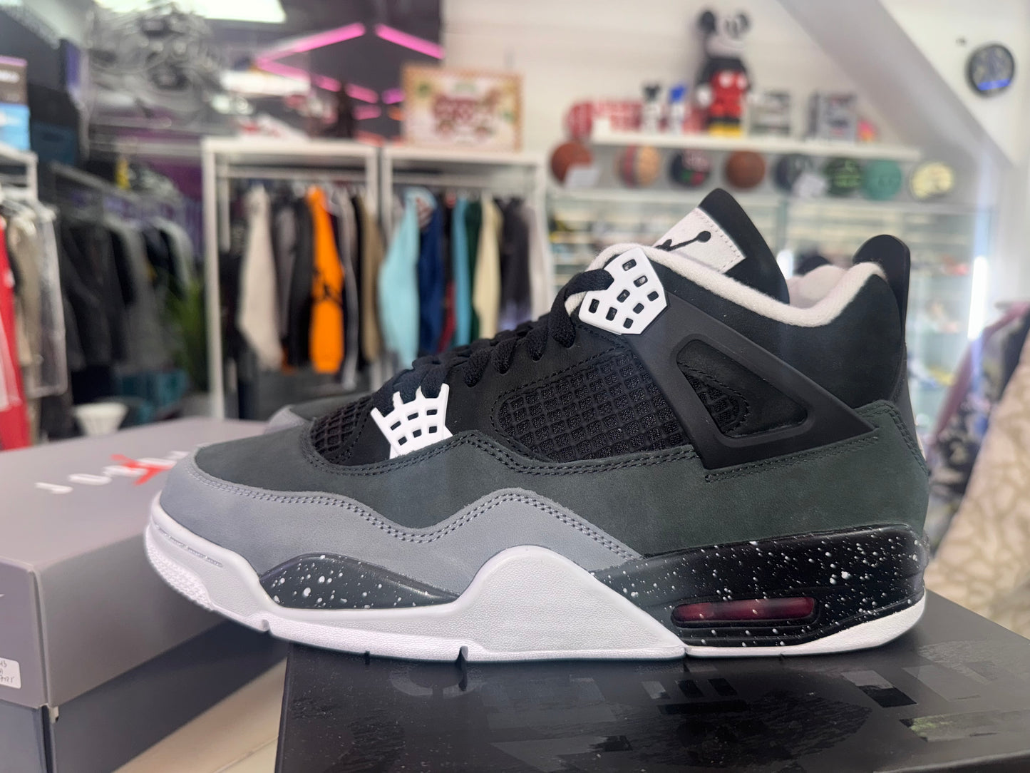 Jordan 4 Retro
Fear (2024)