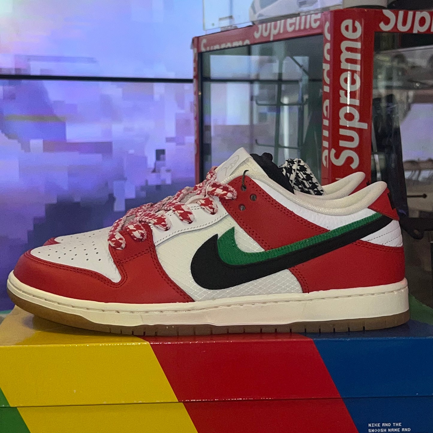 Nike Dunk SB Habibi