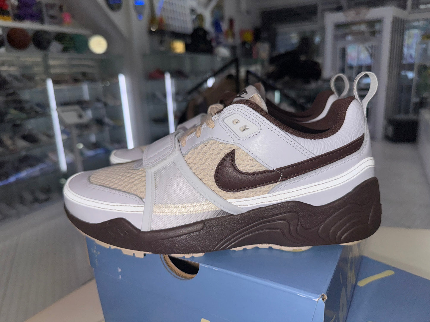 Nike Zoom Field Jaxx SP Travis Scott Light Chocolate