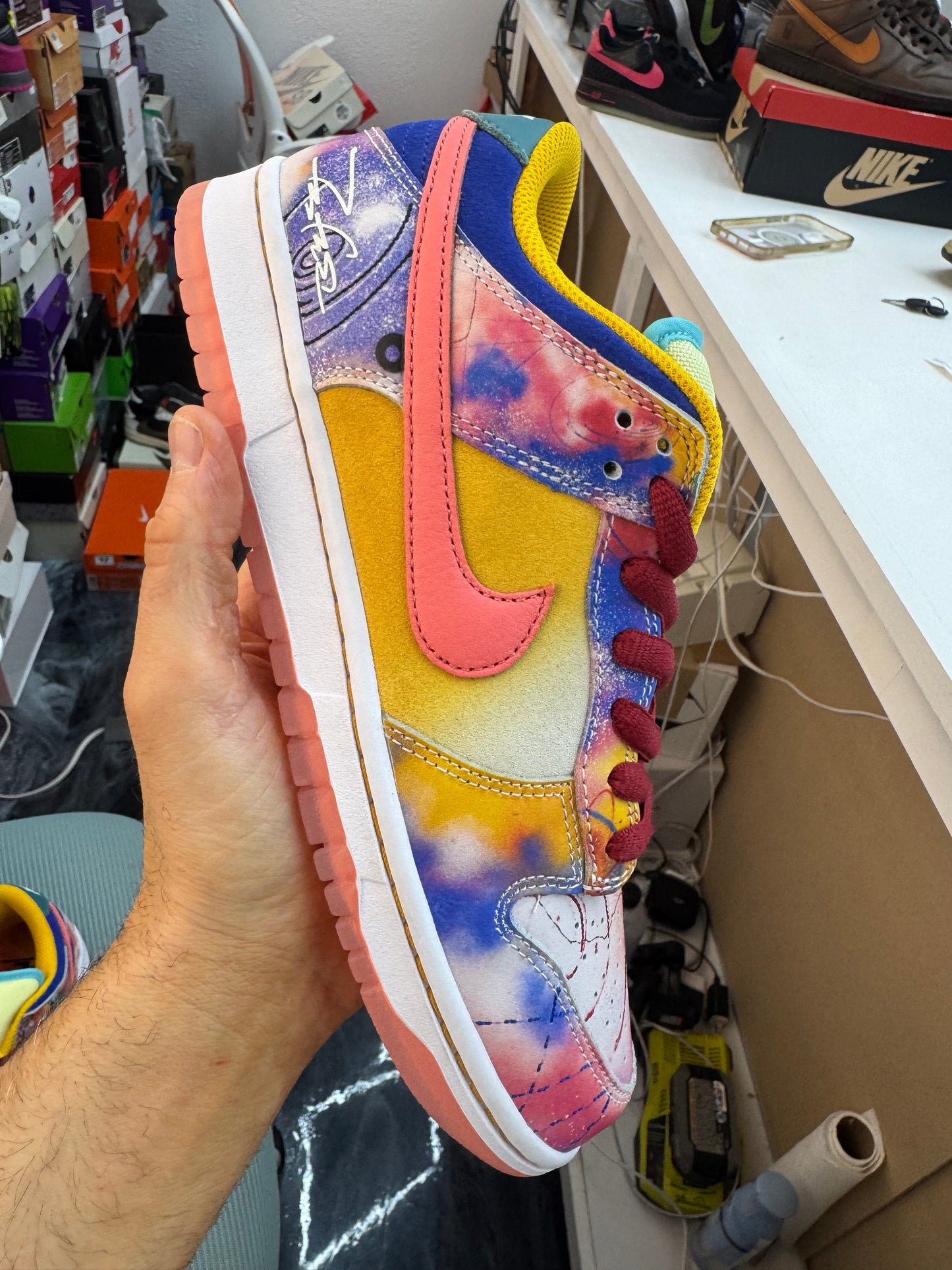 Nike SB Dunk Low
Futura Laboratories Sunblush (Friends and Family)