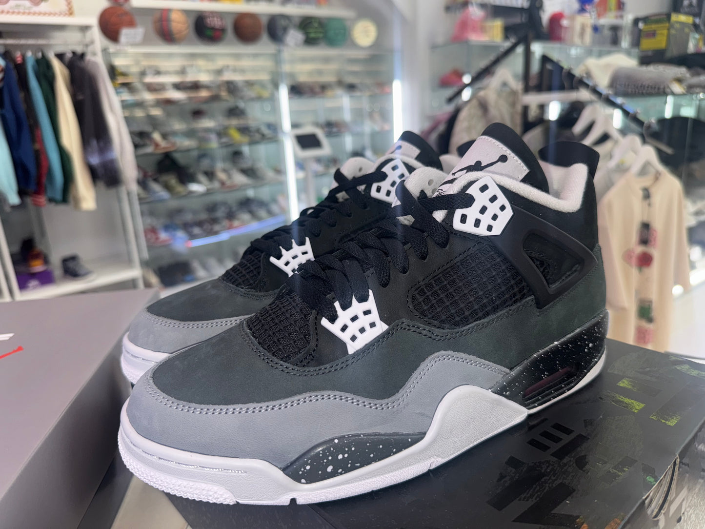 Jordan 4 Retro
Fear (2024)