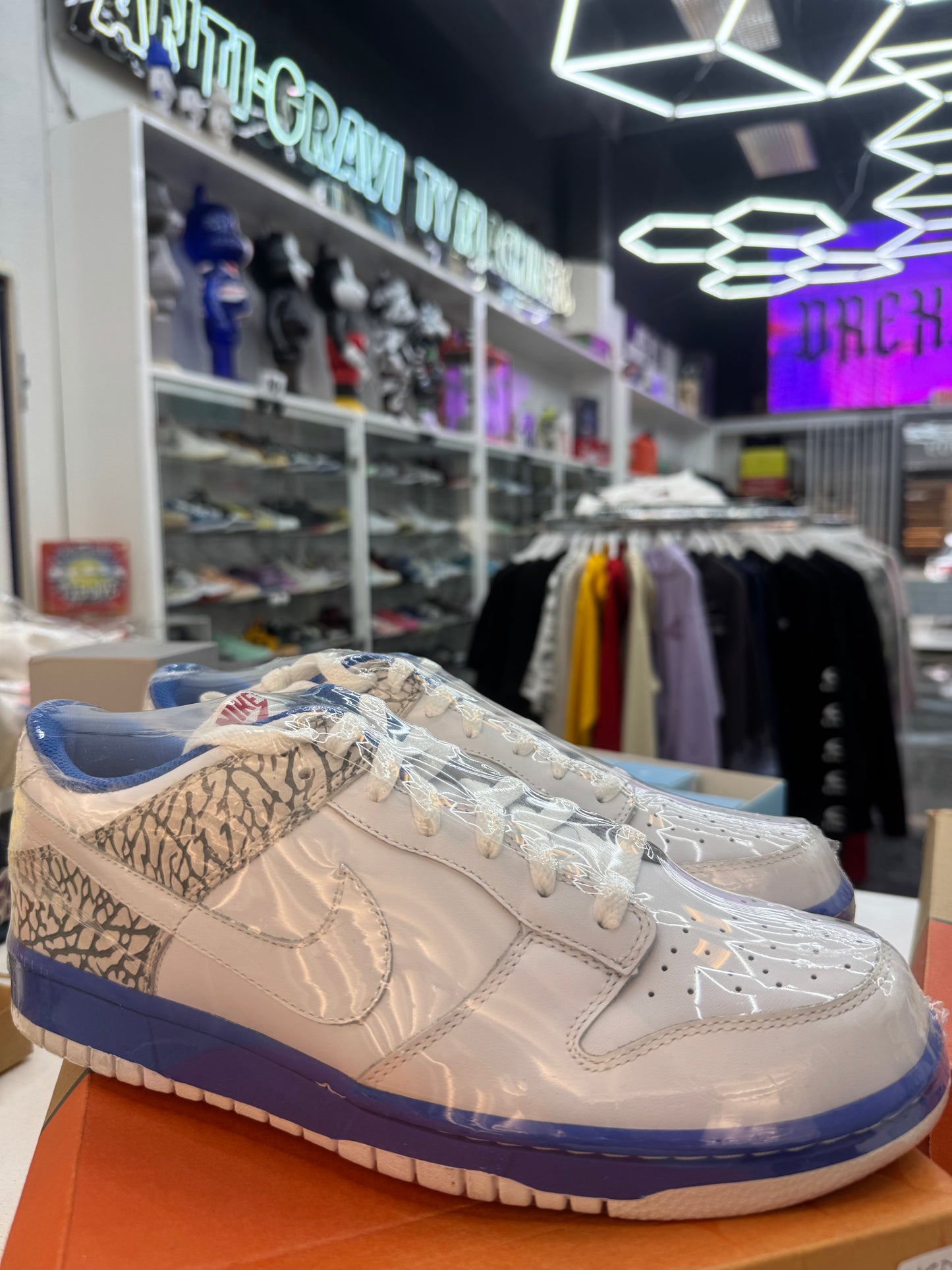 Nike Dunk Low
Jordan Pack