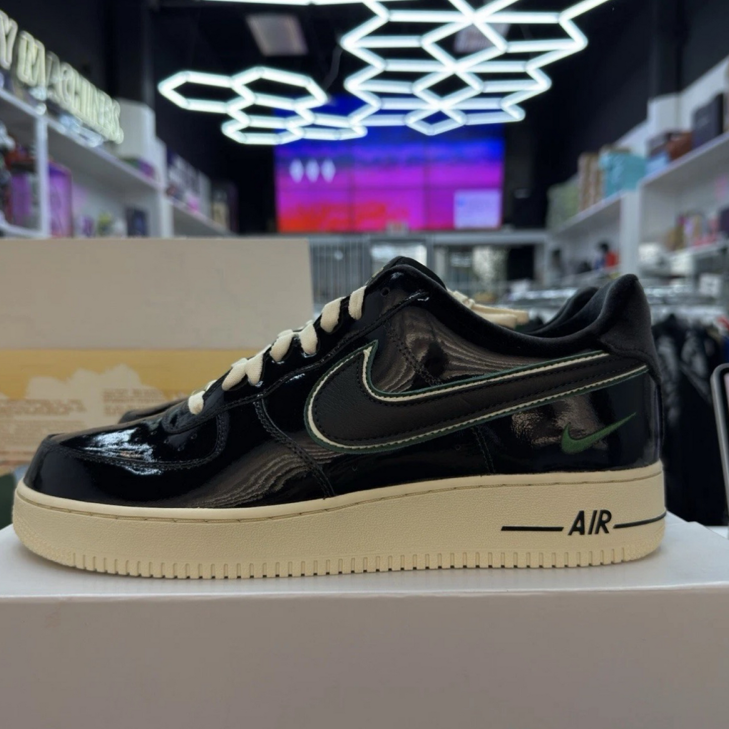 NIKE NIGEL SYLVESTER AIR FORCE1 BY YOU ID SATIN BLACK OFF WHITE GREEN (39)