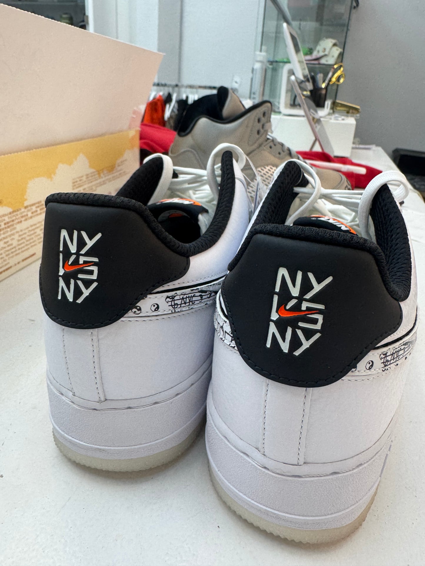Nike AF1 NYvsNY 1st round sample