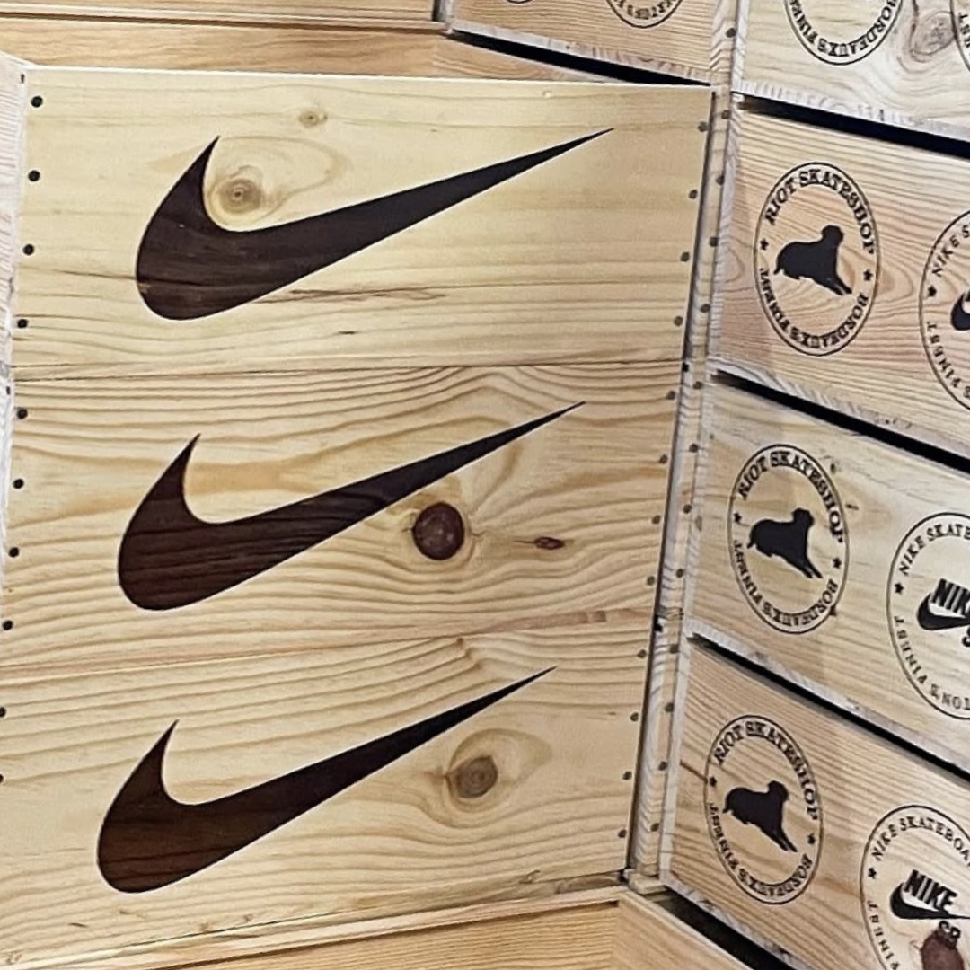 Nike SB Dunk Low
Riot Skateshop (Special Box)