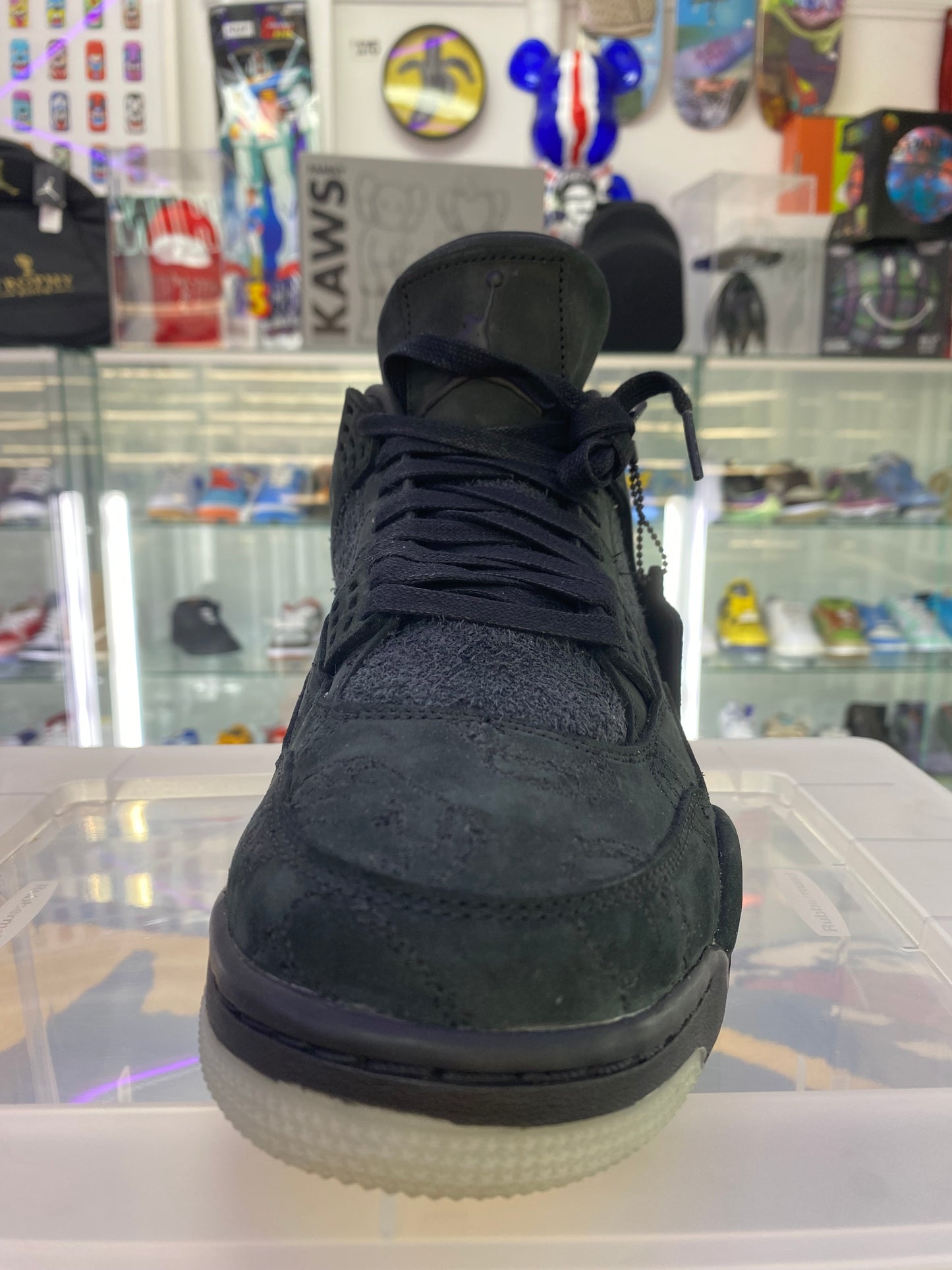 Air Jordan 4 Retro x KAWS 2017 Black/Glow