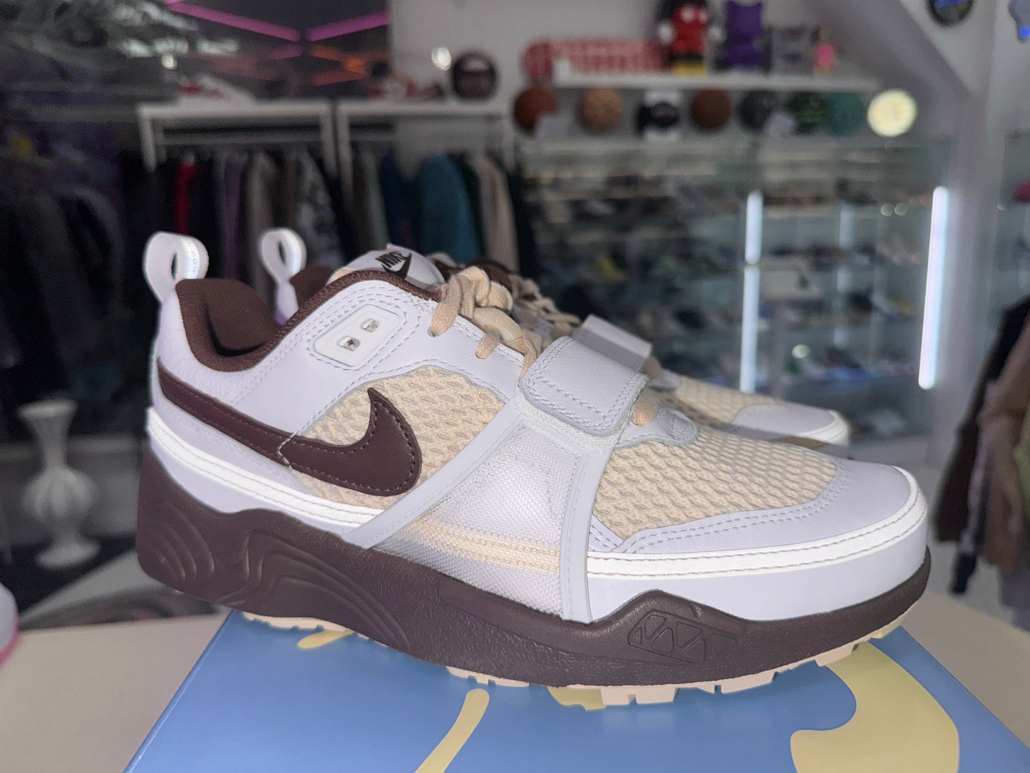 Nike Zoom Field Jaxx SP Travis Scott Light Chocolate