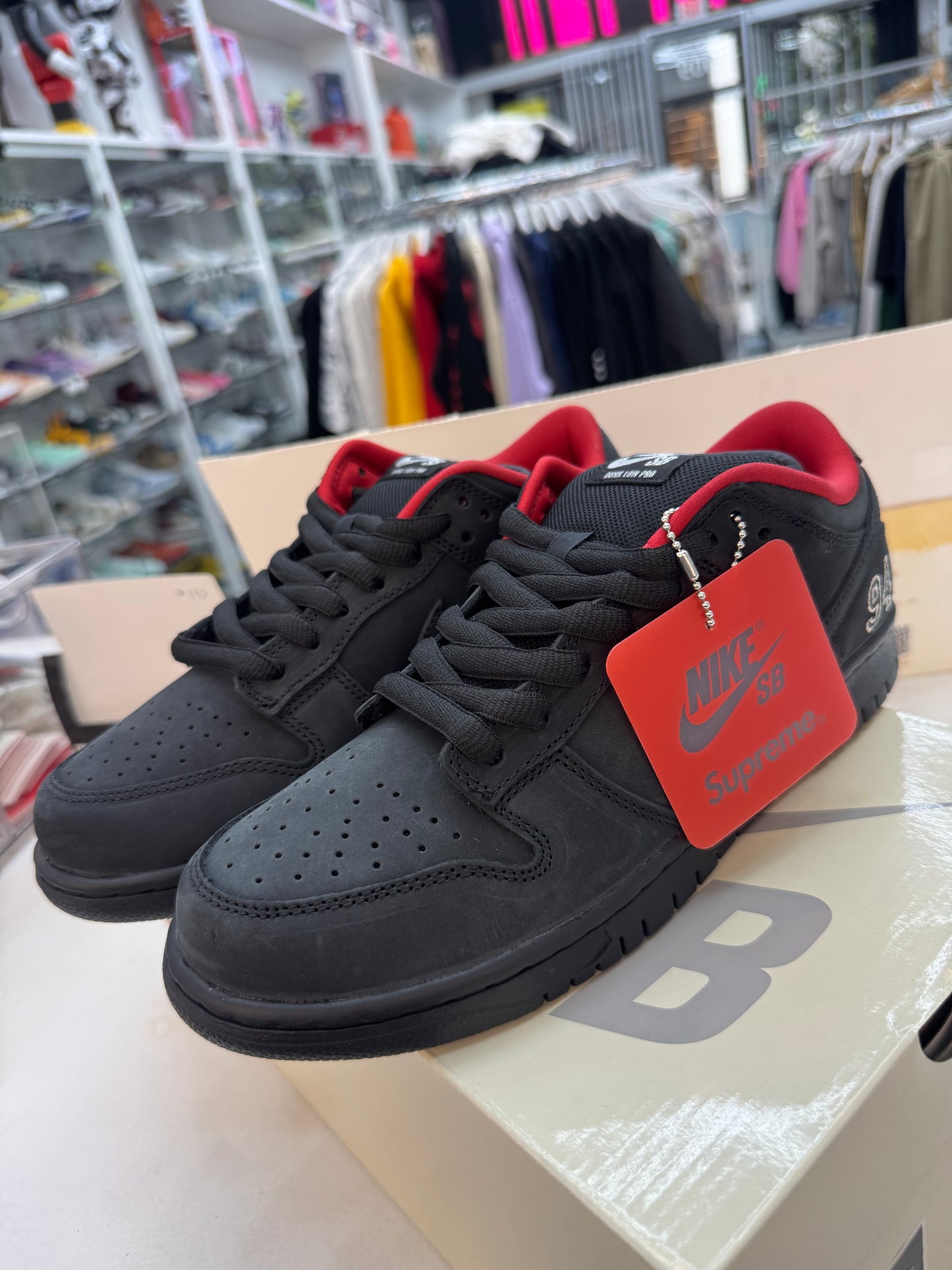 Nike SB Dunk Low
Supreme 94 Black