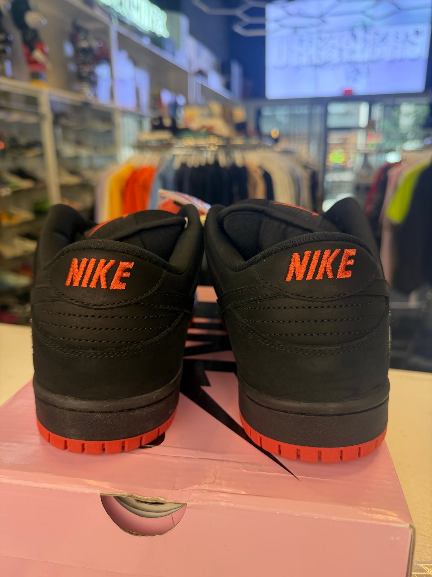 Nike SB Dunk Low Black Pigeon 2017