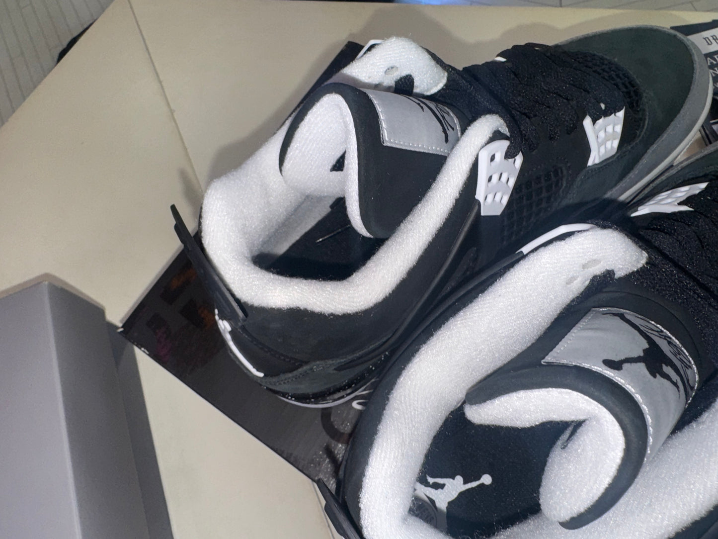 Jordan 4 Retro
Fear (2024)