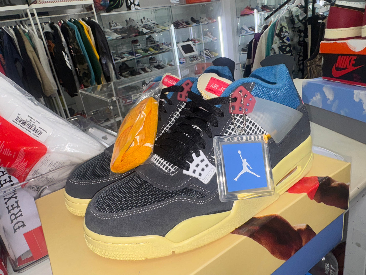 Jordan 4 Union Noir