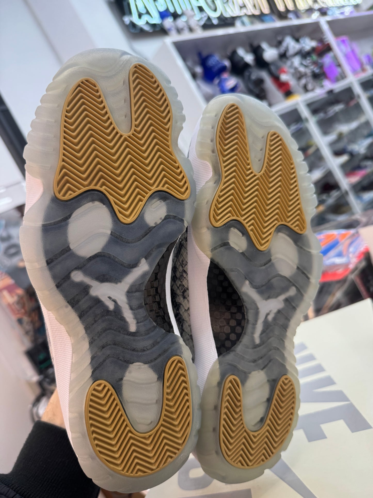 2019 Jordan 11 Drake OVO F&F