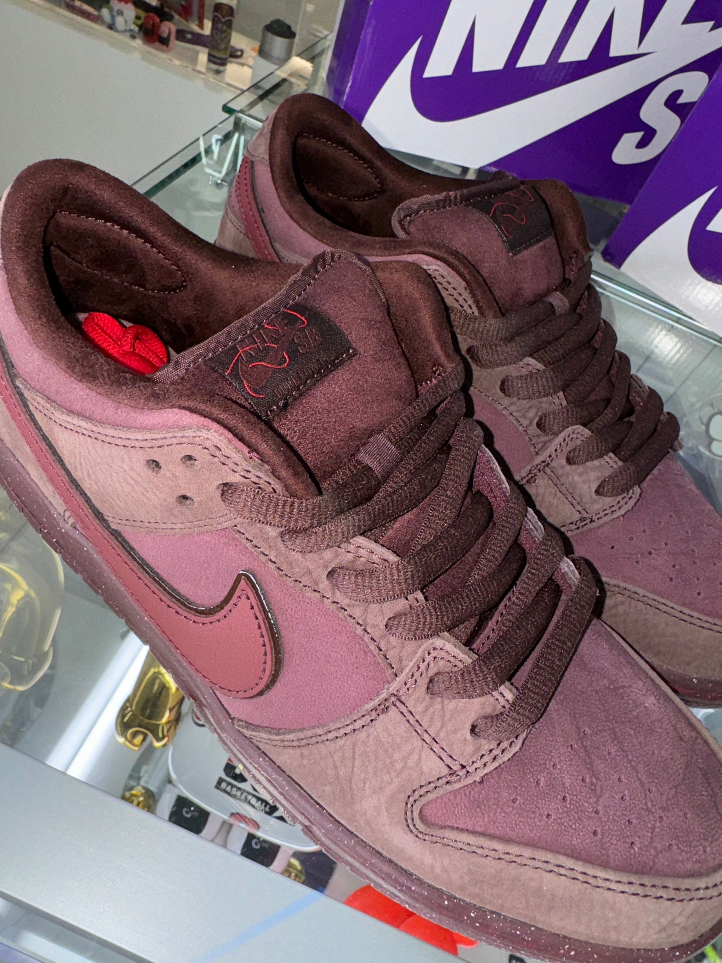 Nike SB Dunk Low City Of Love Burgundy Crush
