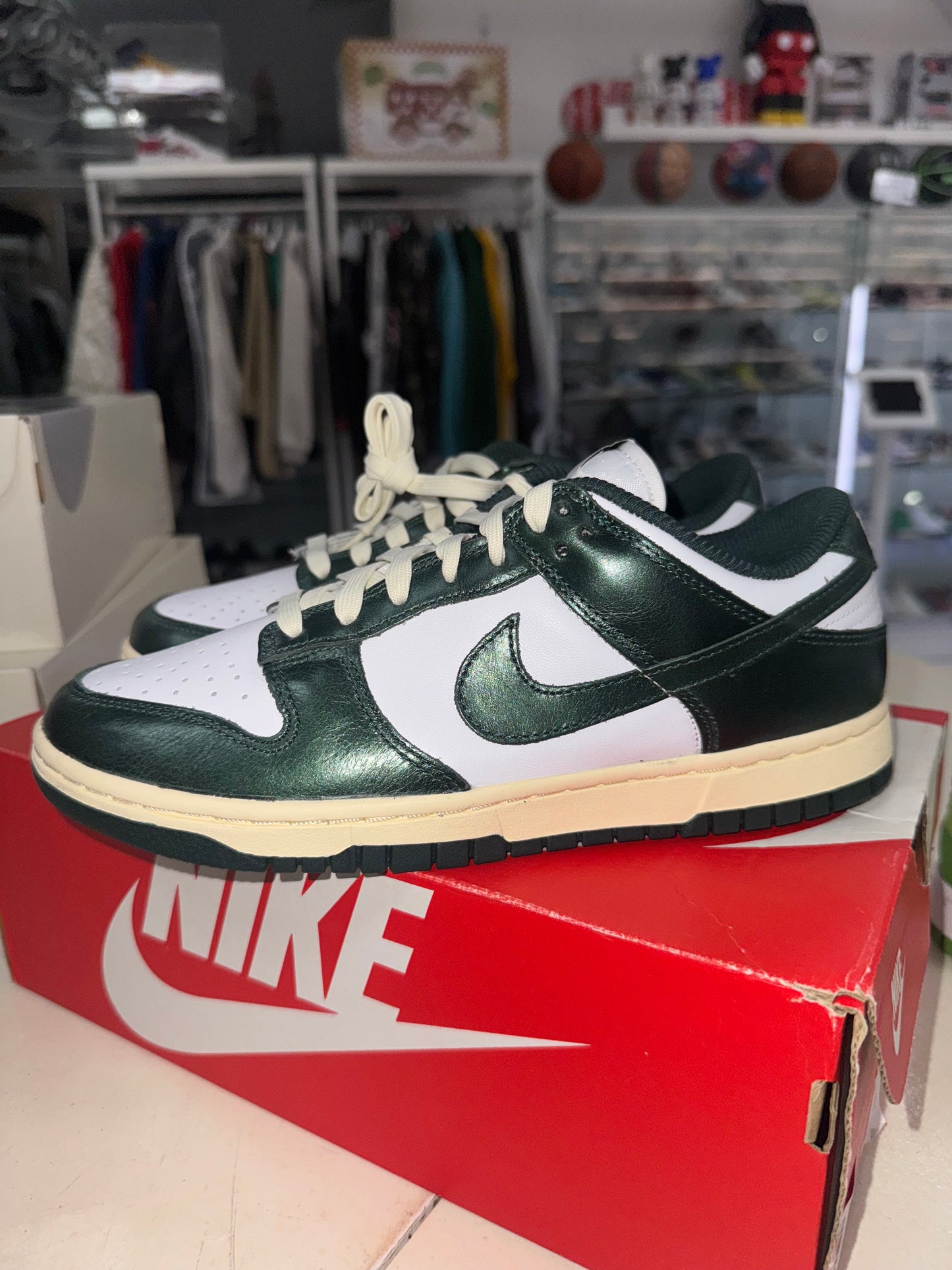 Nike Dunk Low
Vintage Green (W)