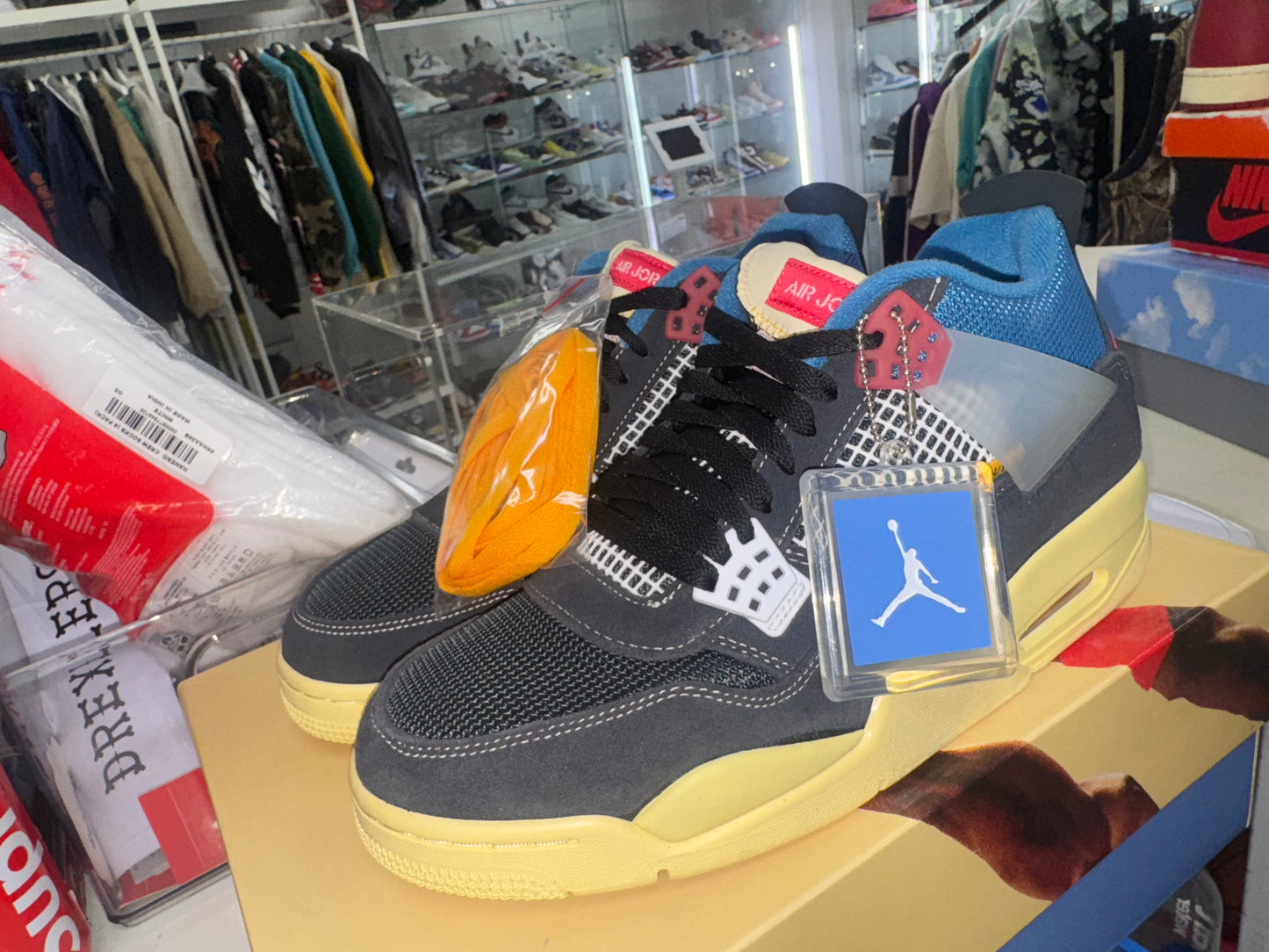 Jordan 4 Union Noir