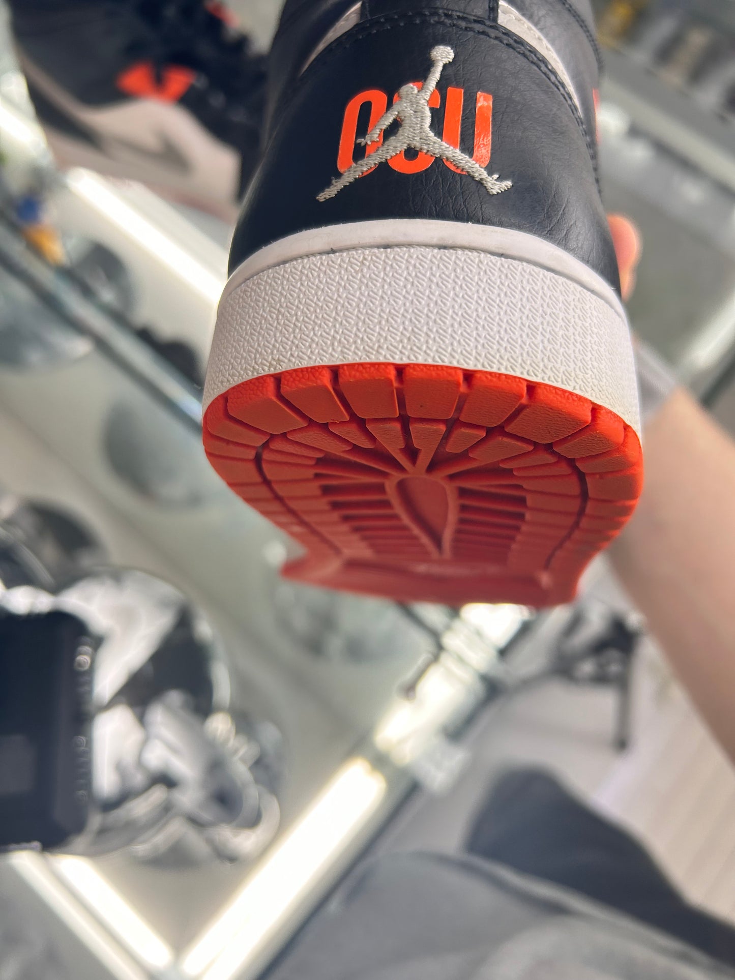 Jordan 1 mid Oregon State Universitu OSU PE Player Edition