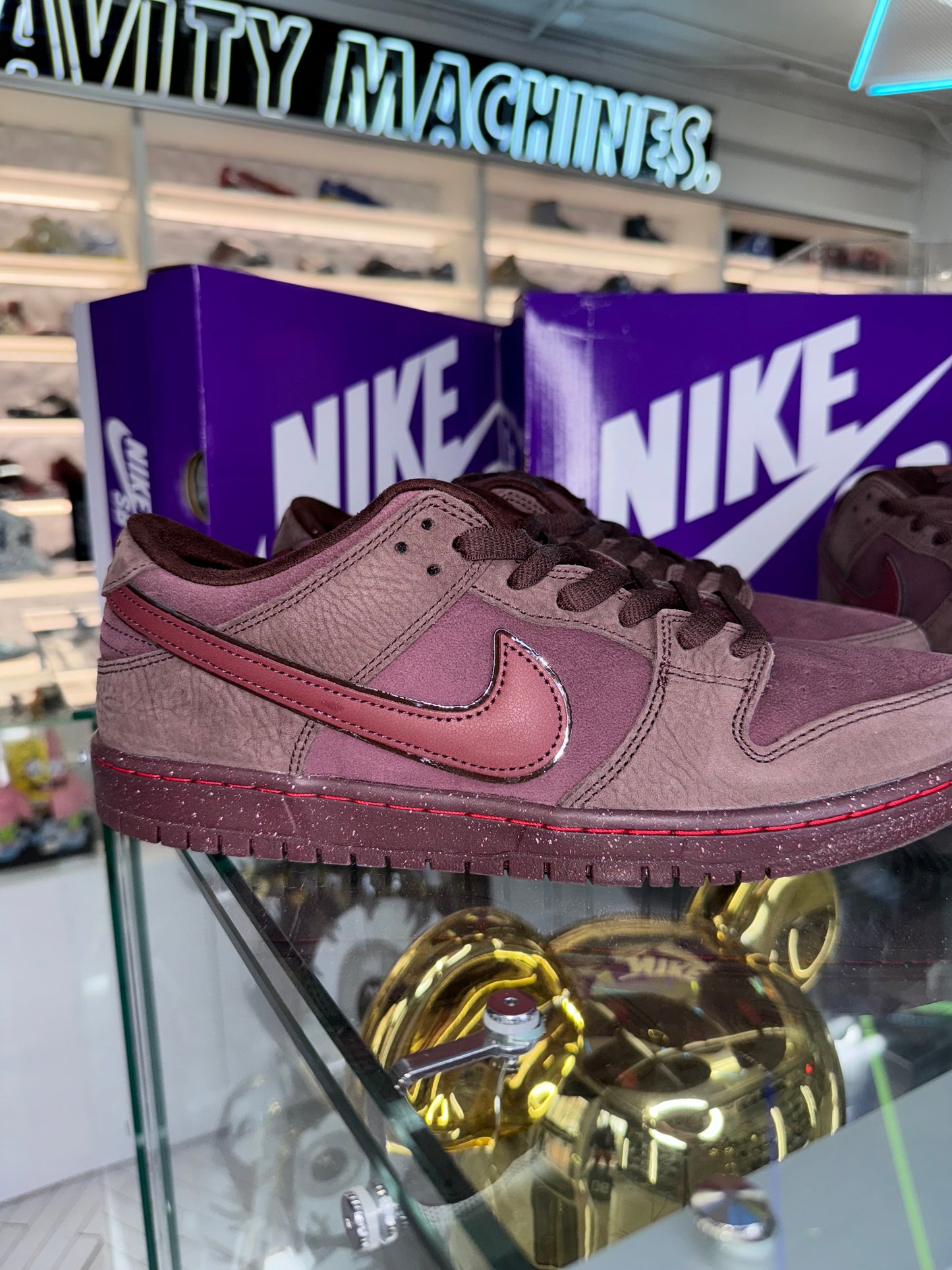 Nike SB Dunk Low City Of Love Burgundy Crush