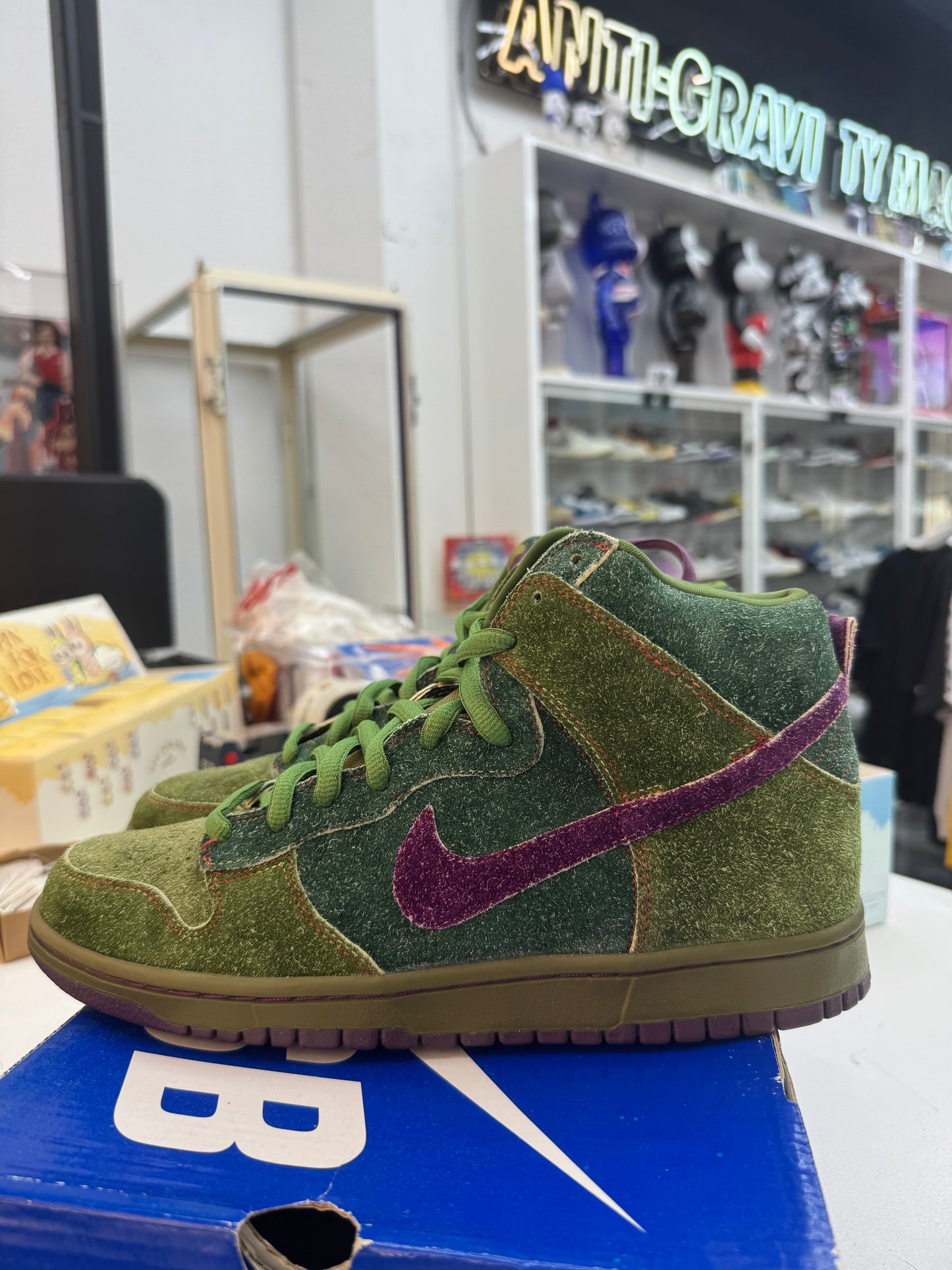 2010 Nike Dunk SB High Skunk 420