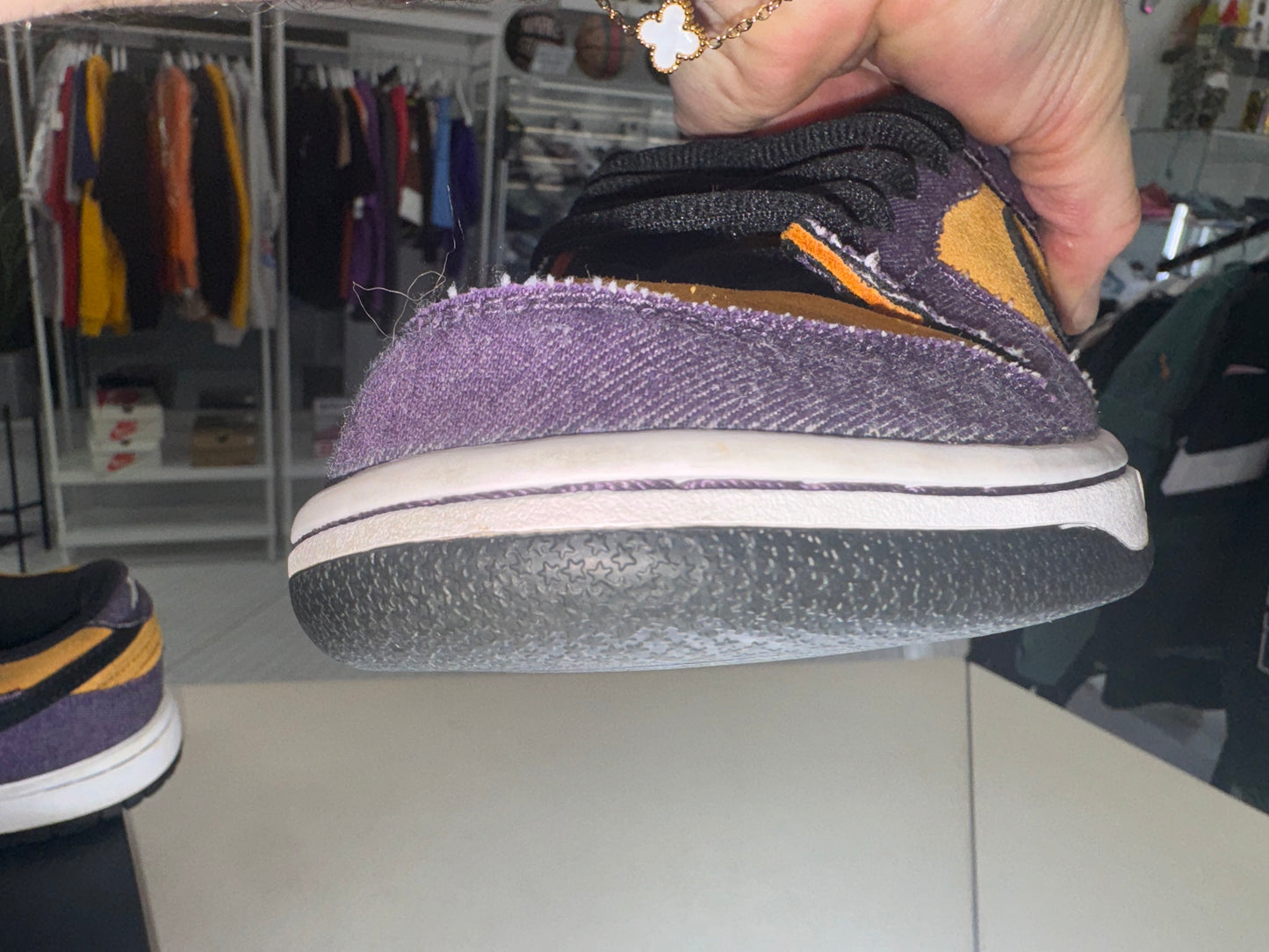 Nike SB Dunk Low
Goofy Boy 2009