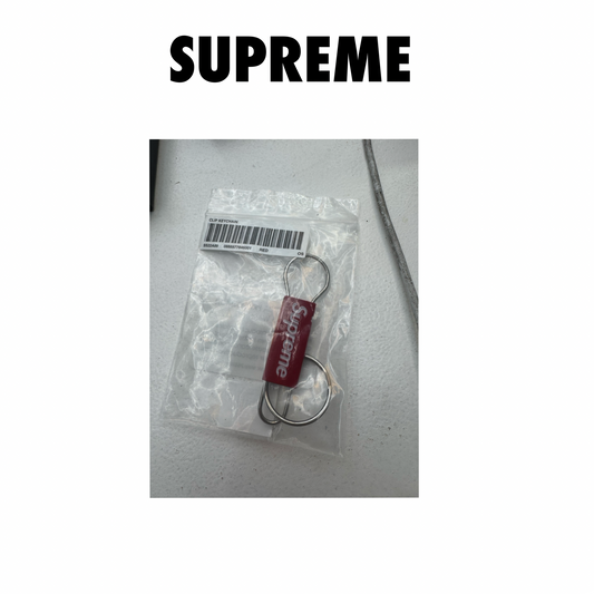 SUPREME CLIP KEYCHAIN RED/ SS22