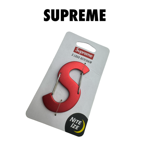 Supreme Nite Ize S Logo Keychain Red FW21 Supreme New York 2021