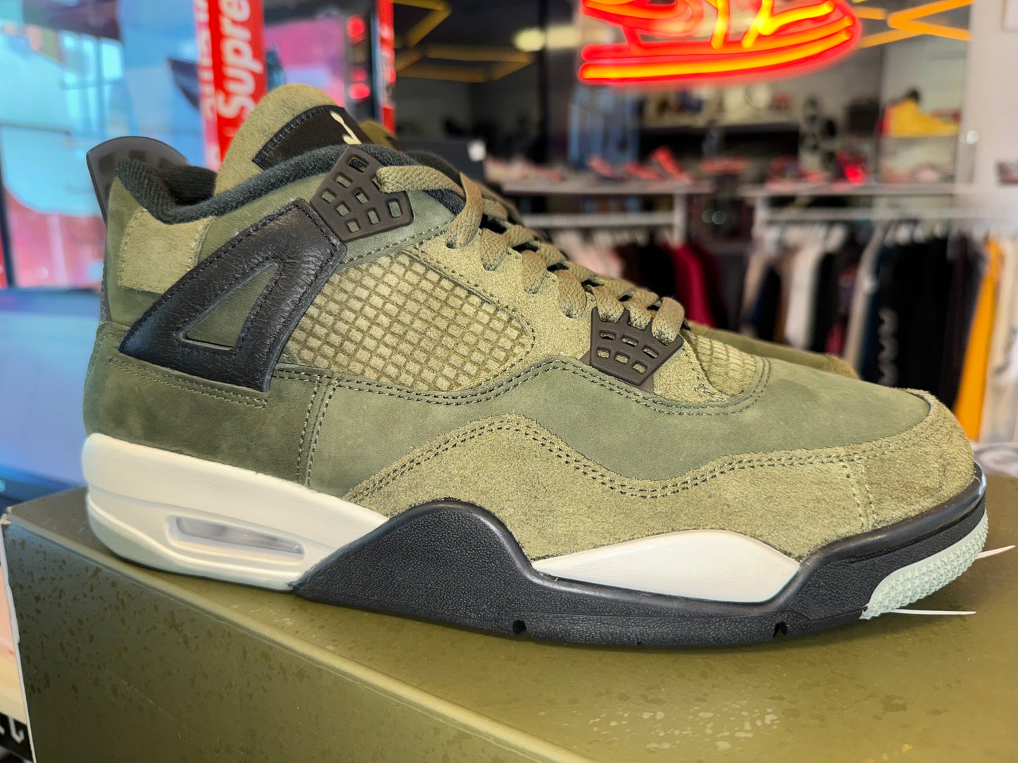 Jordan 4 Medium Olive