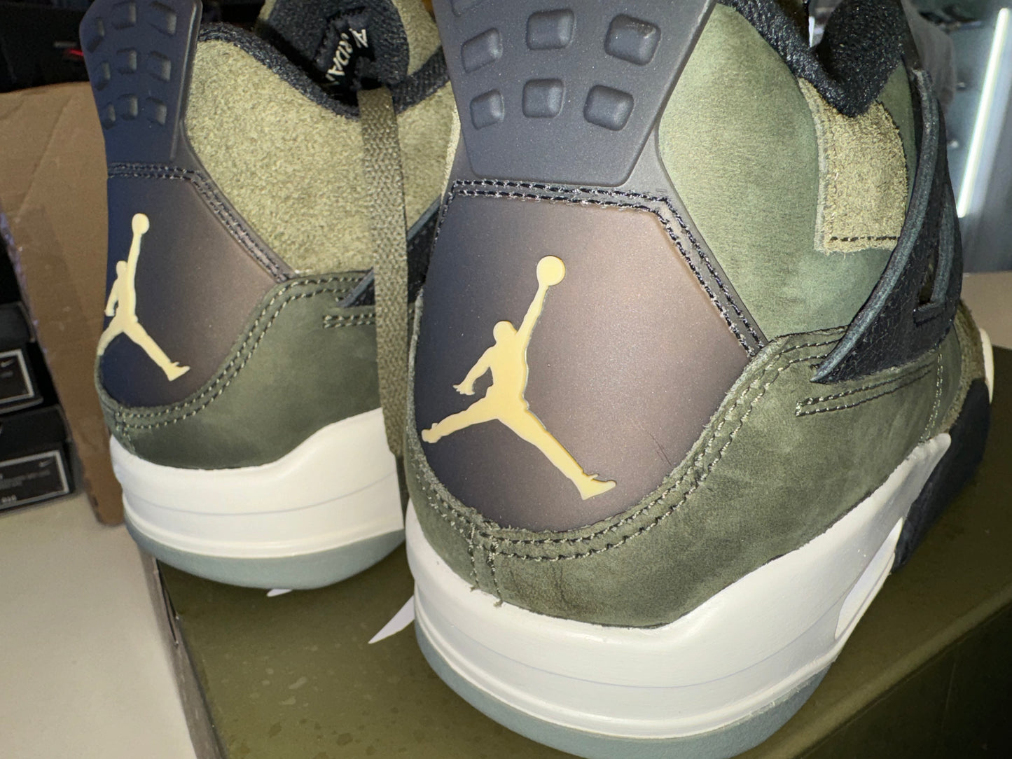 Jordan 4 Medium Olive