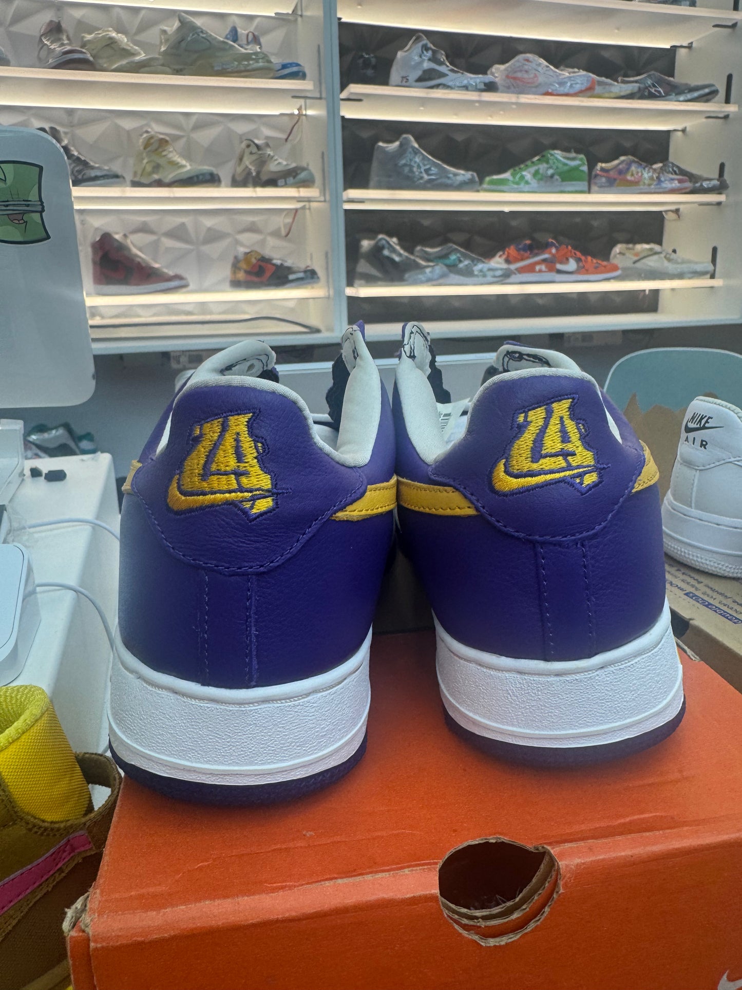 Nike Air Force 1 Low LA Lakers Size 11 Purple Gold 2001 Kobe Mr cartoon Rare