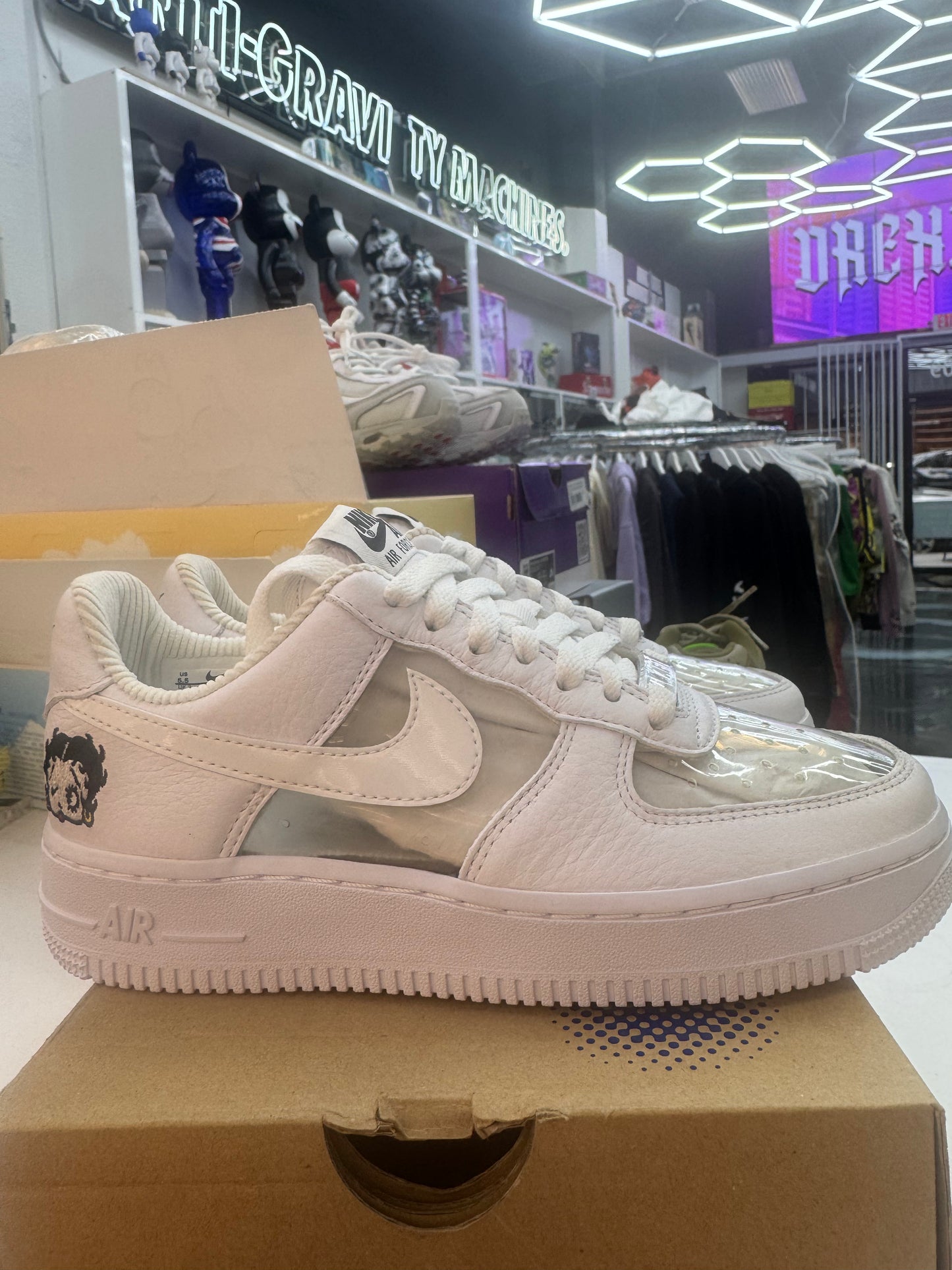 NIKE AIR FORCE 1 x OLIVIA KIM ‘BETTY BOOP’ (F&F)
