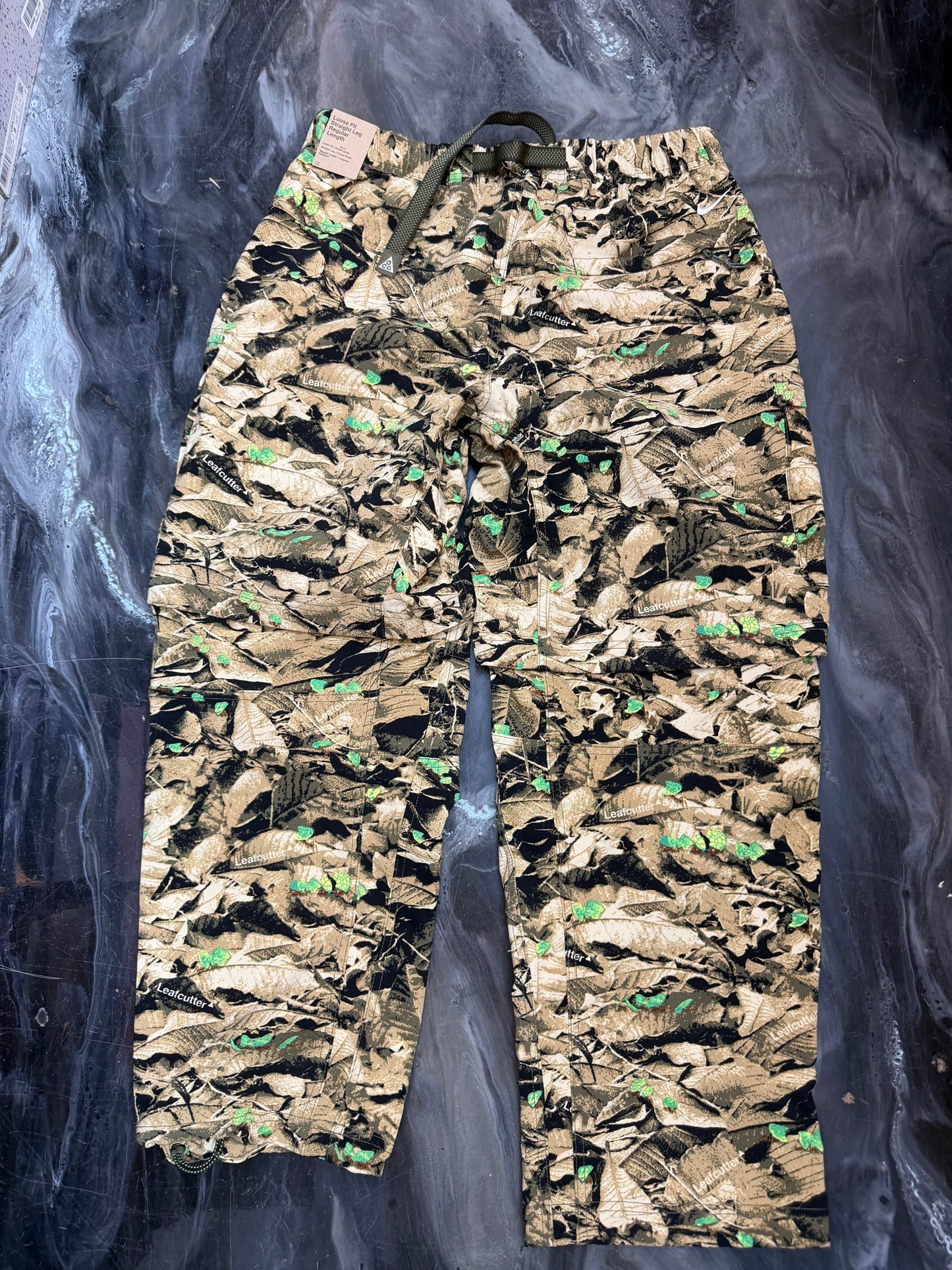 NIKE ACG Smith Summit Water Repellent UV Leafcutter Cargo Pants Camo