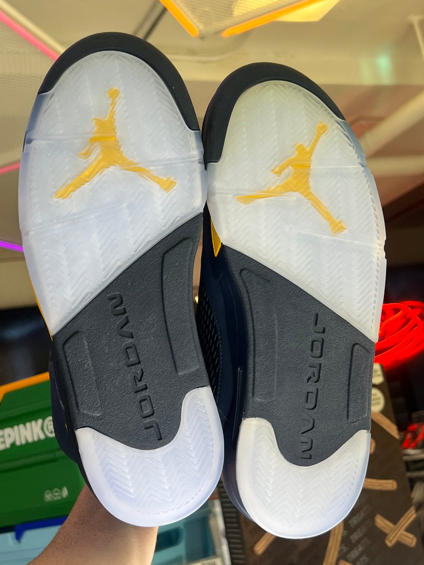 Jordan 5 Michigan PE 2017 sample size 10.5