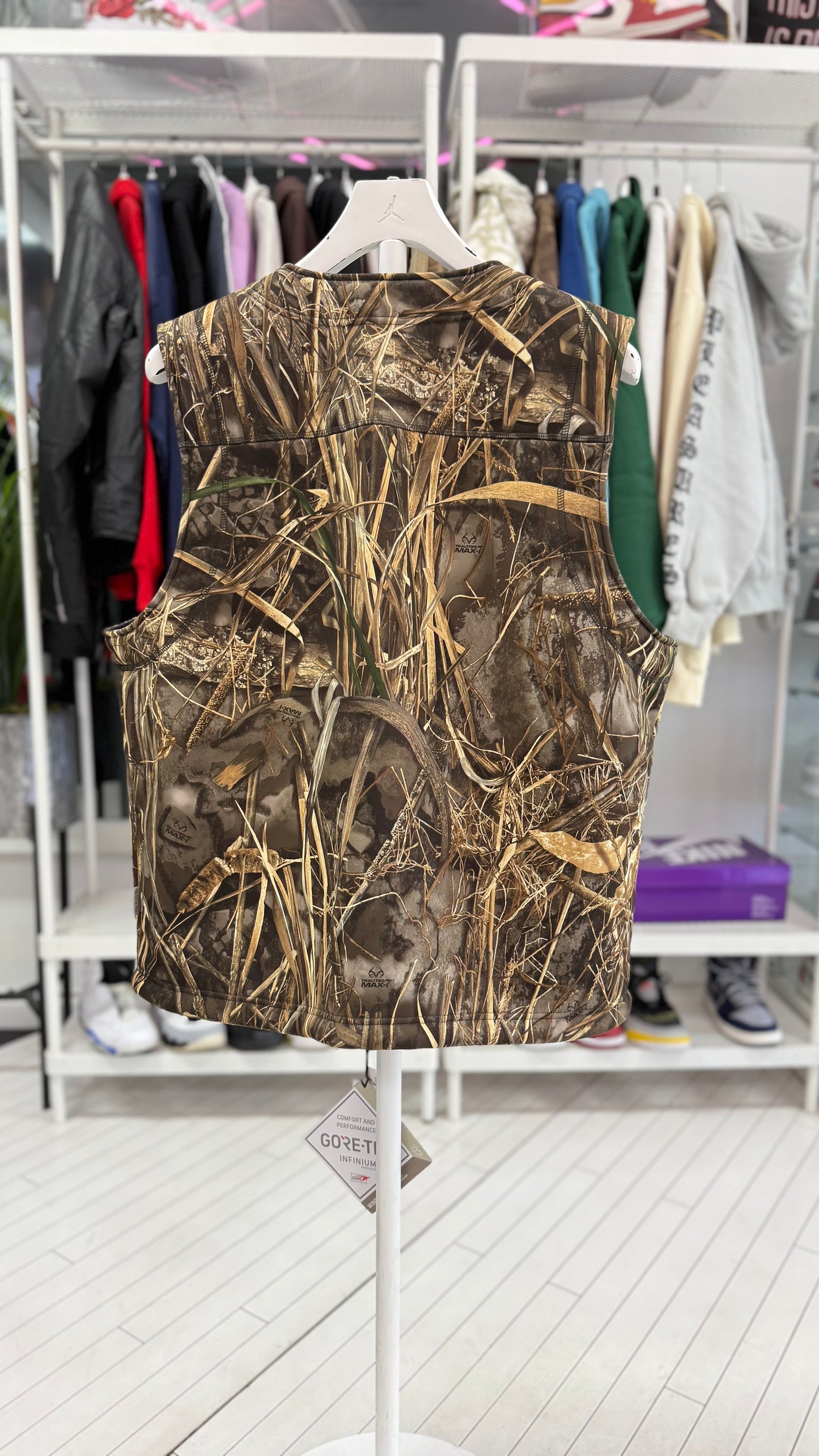 Palace GORE-TEX Windstopper Vest
Realtree Max 7