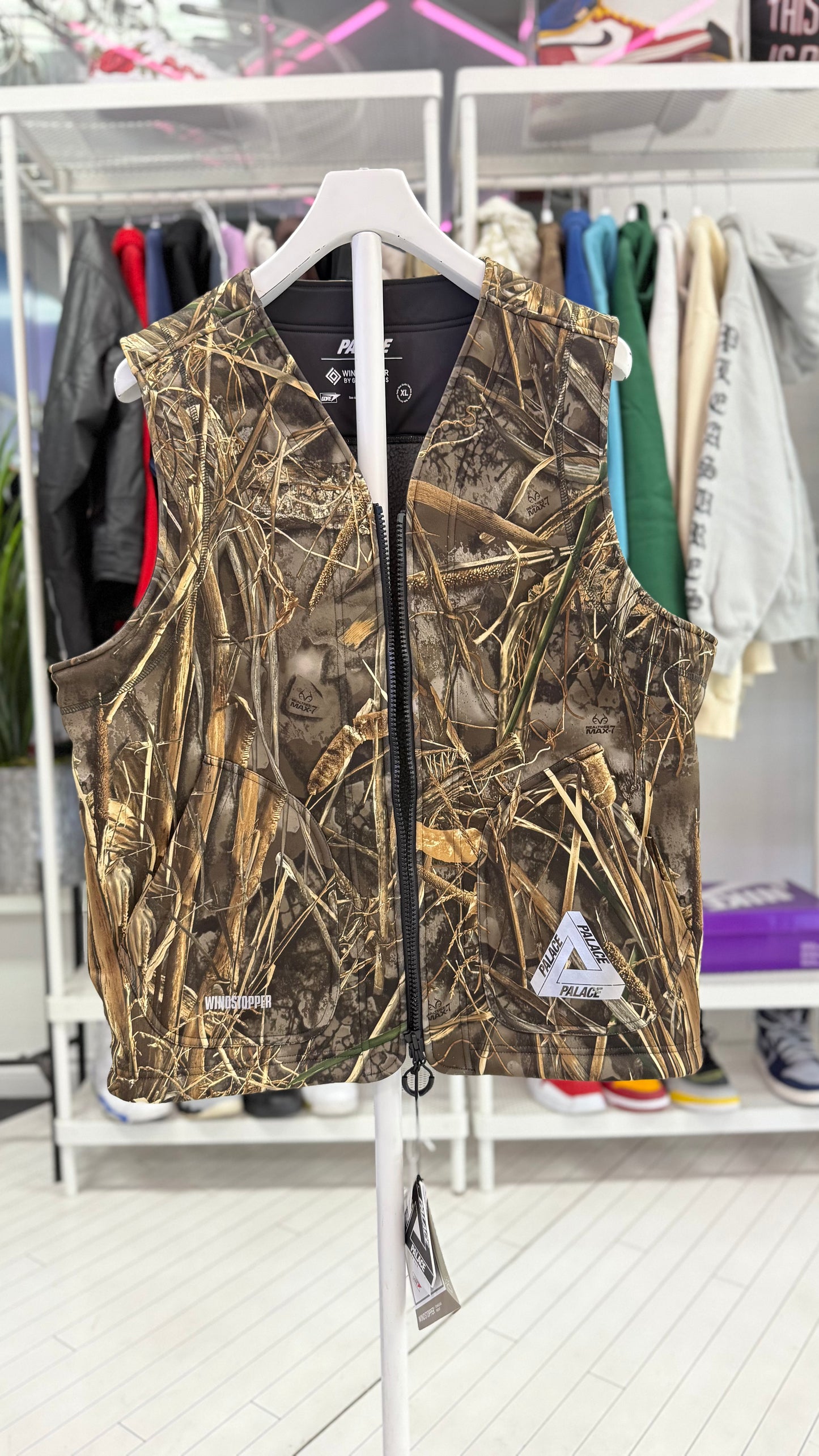 Palace GORE-TEX Windstopper Vest
Realtree Max 7