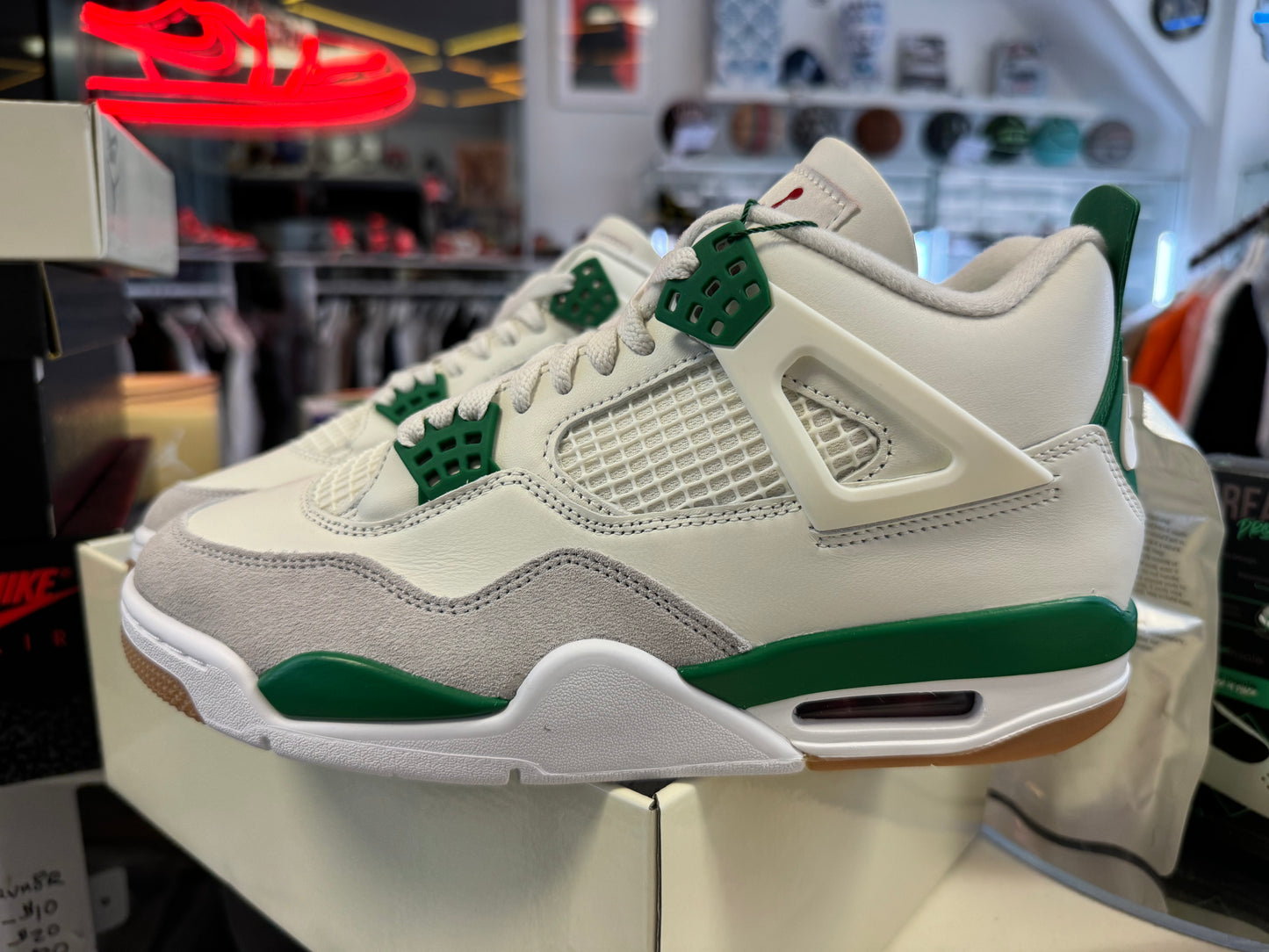 Jordan 4 SB Pine Green