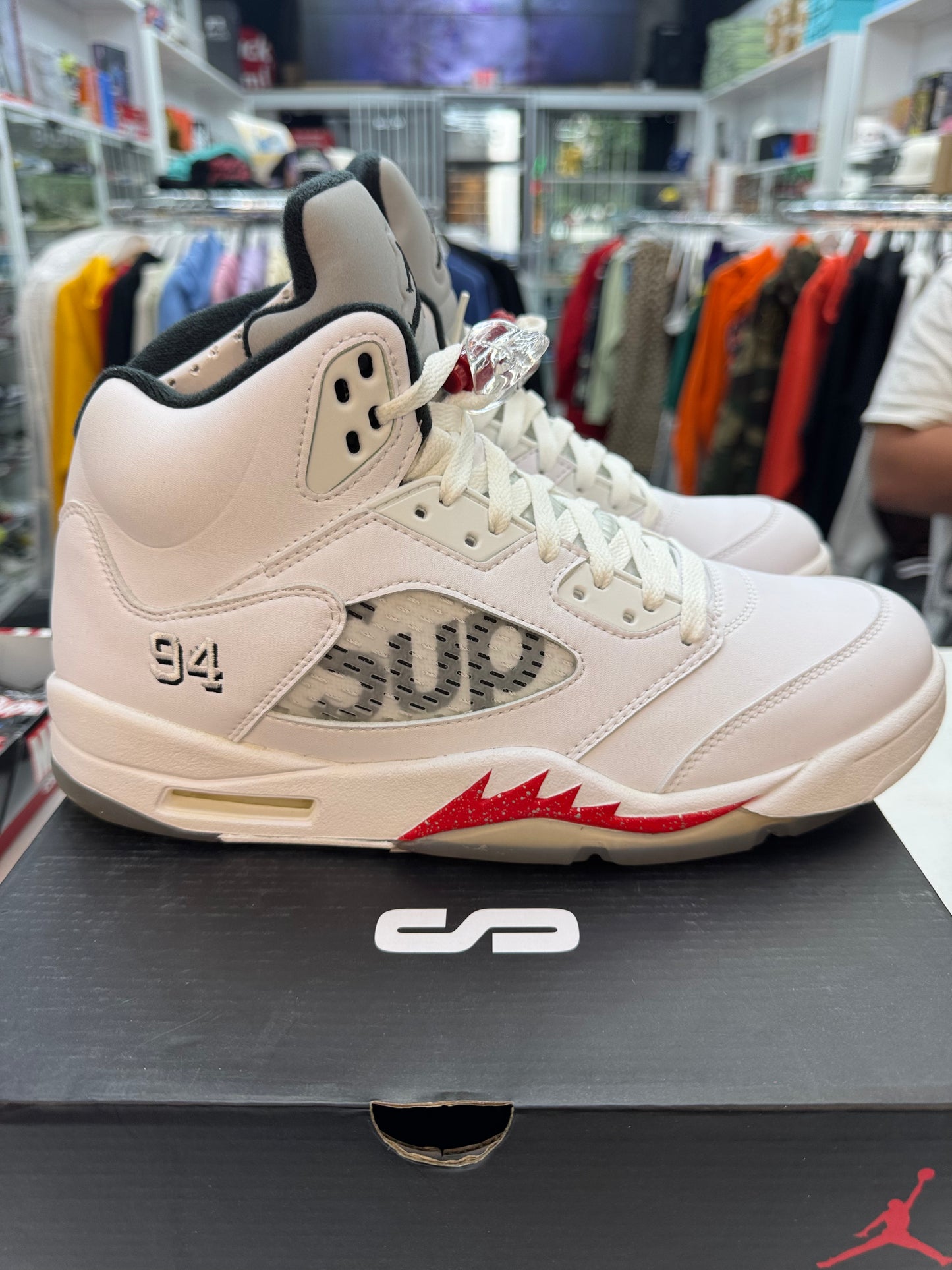 Jordan 5 Retro
Supreme White 2015