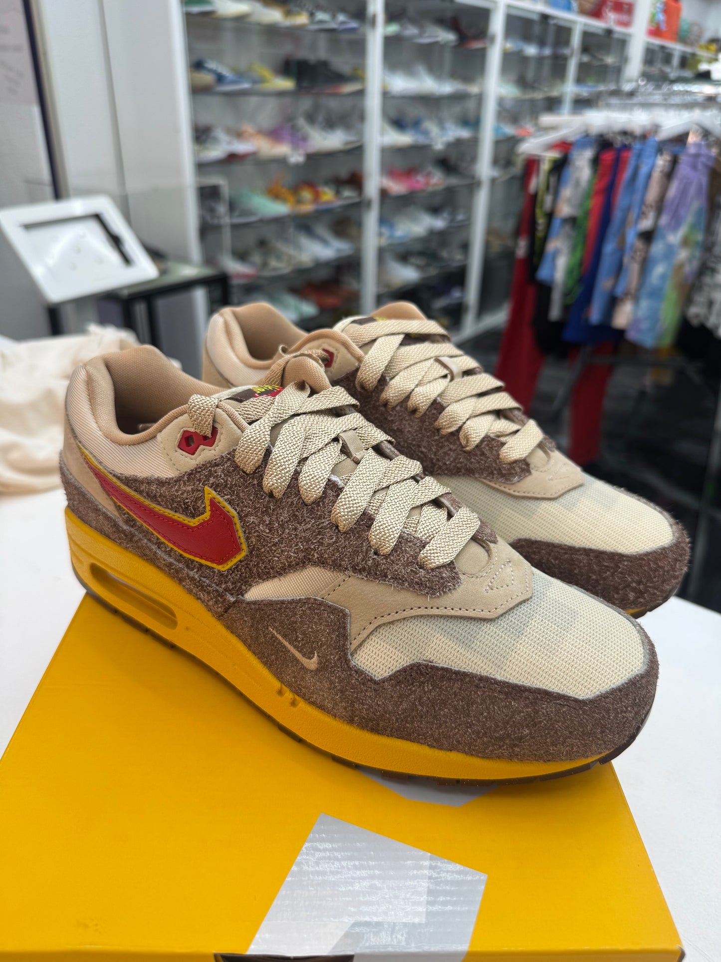 Nike Air Max 1
SWOOSH Low Poly Big Head Origins donkey Kong