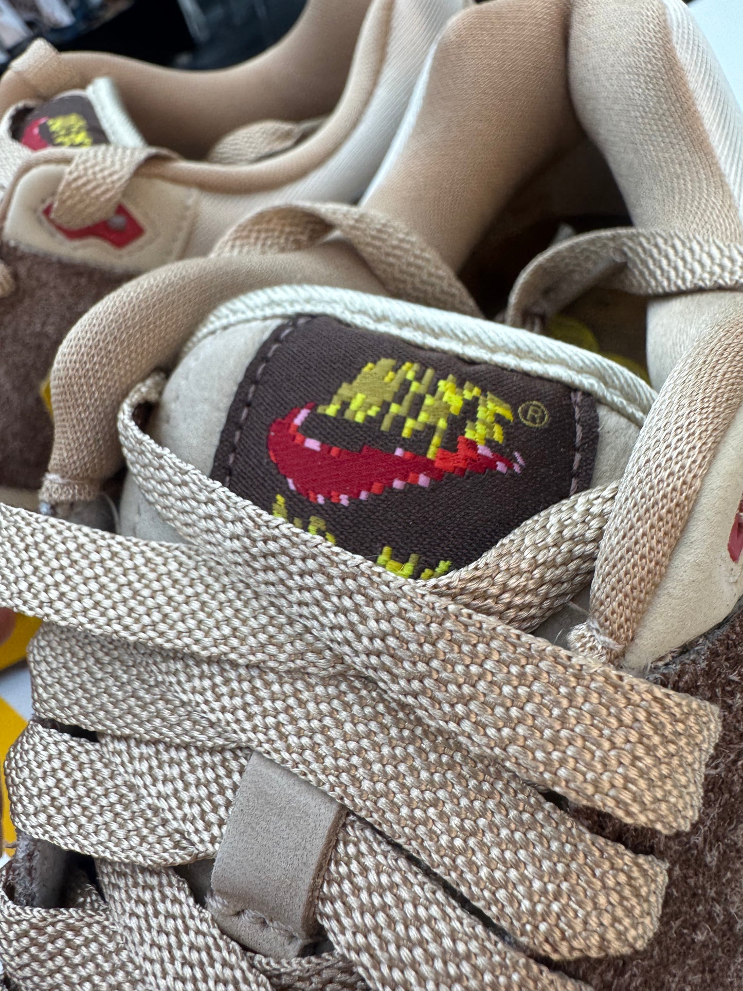 Nike Air Max 1
SWOOSH Low Poly Big Head Origins donkey Kong