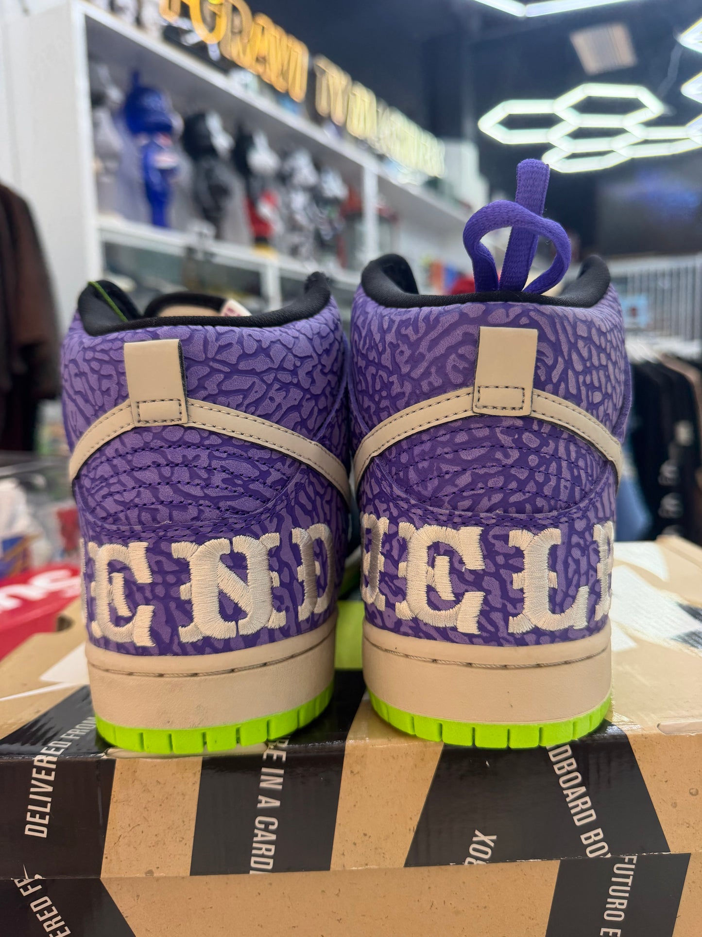 Nike Dunk SB High
Send Help 2 2013