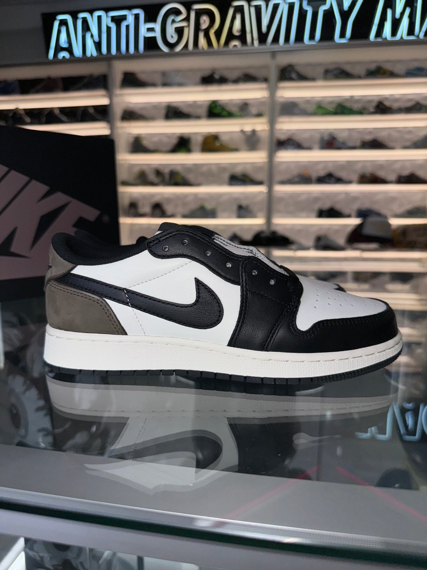Jordan 1 Low Mocha 2024