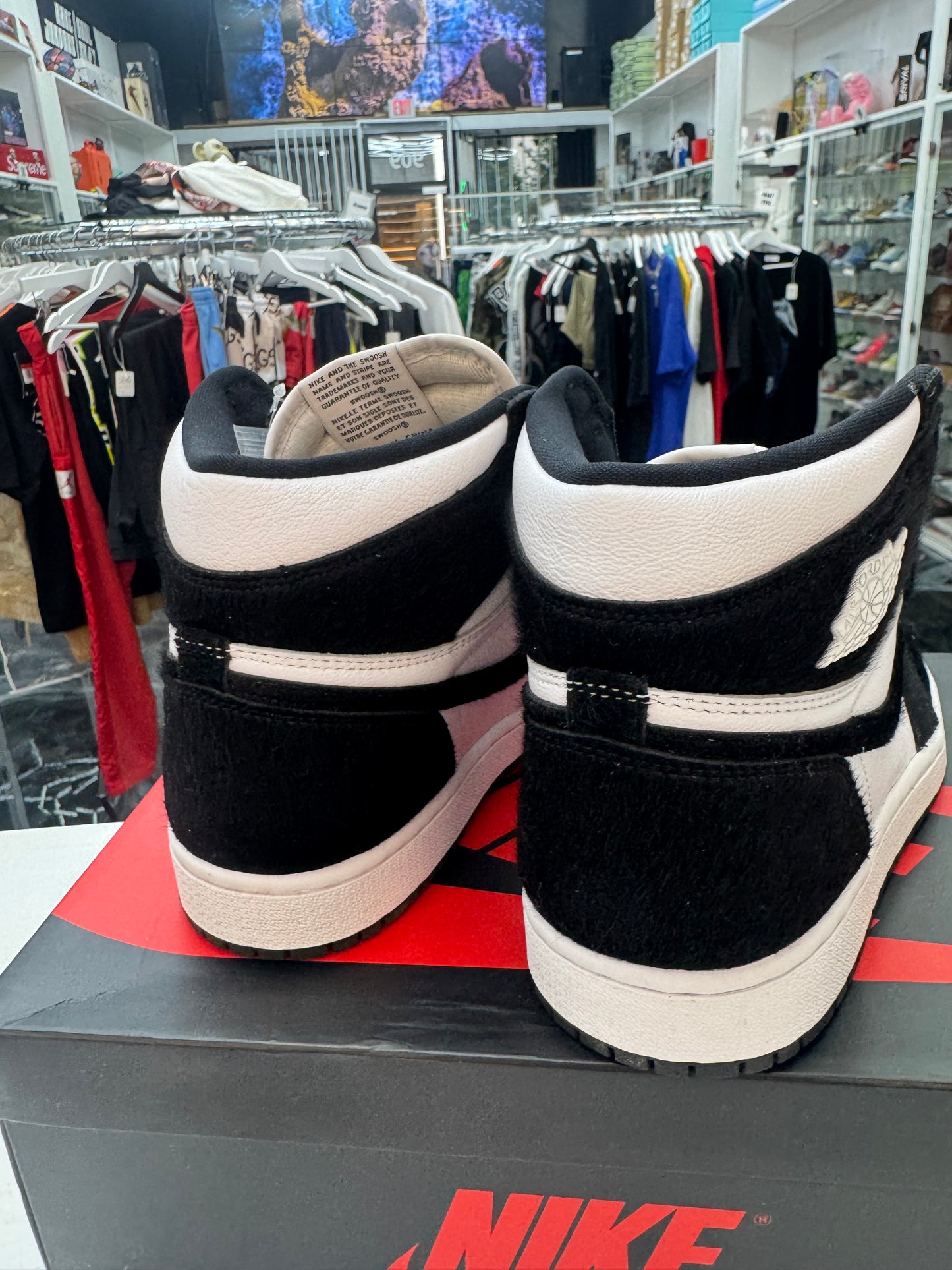 Jordan 1 Retro High
Twist (Women's)