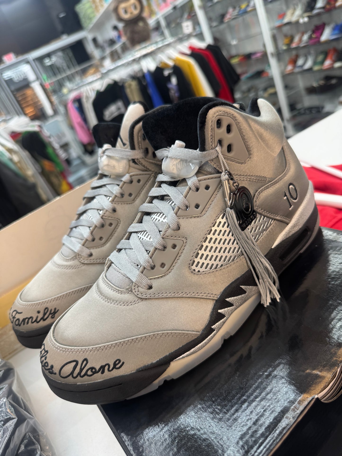 Jordan 5 Retro
Wings (2025) (Women's)