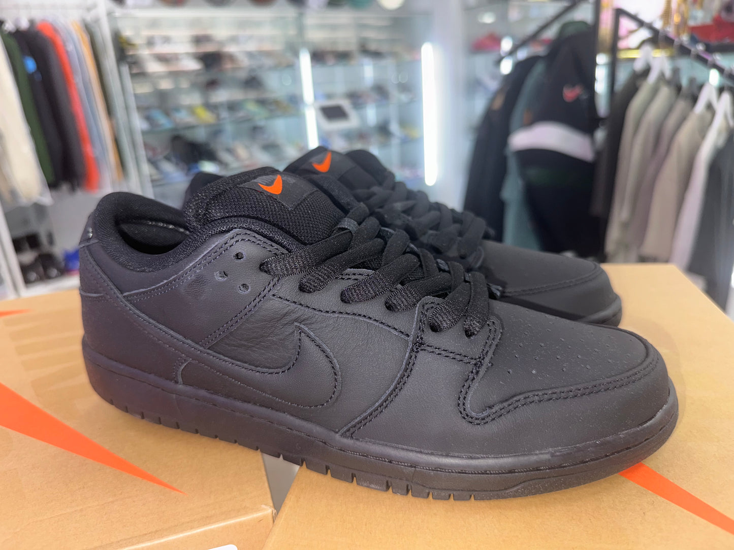 Nike SB Dunk Low Pro
Triple Black