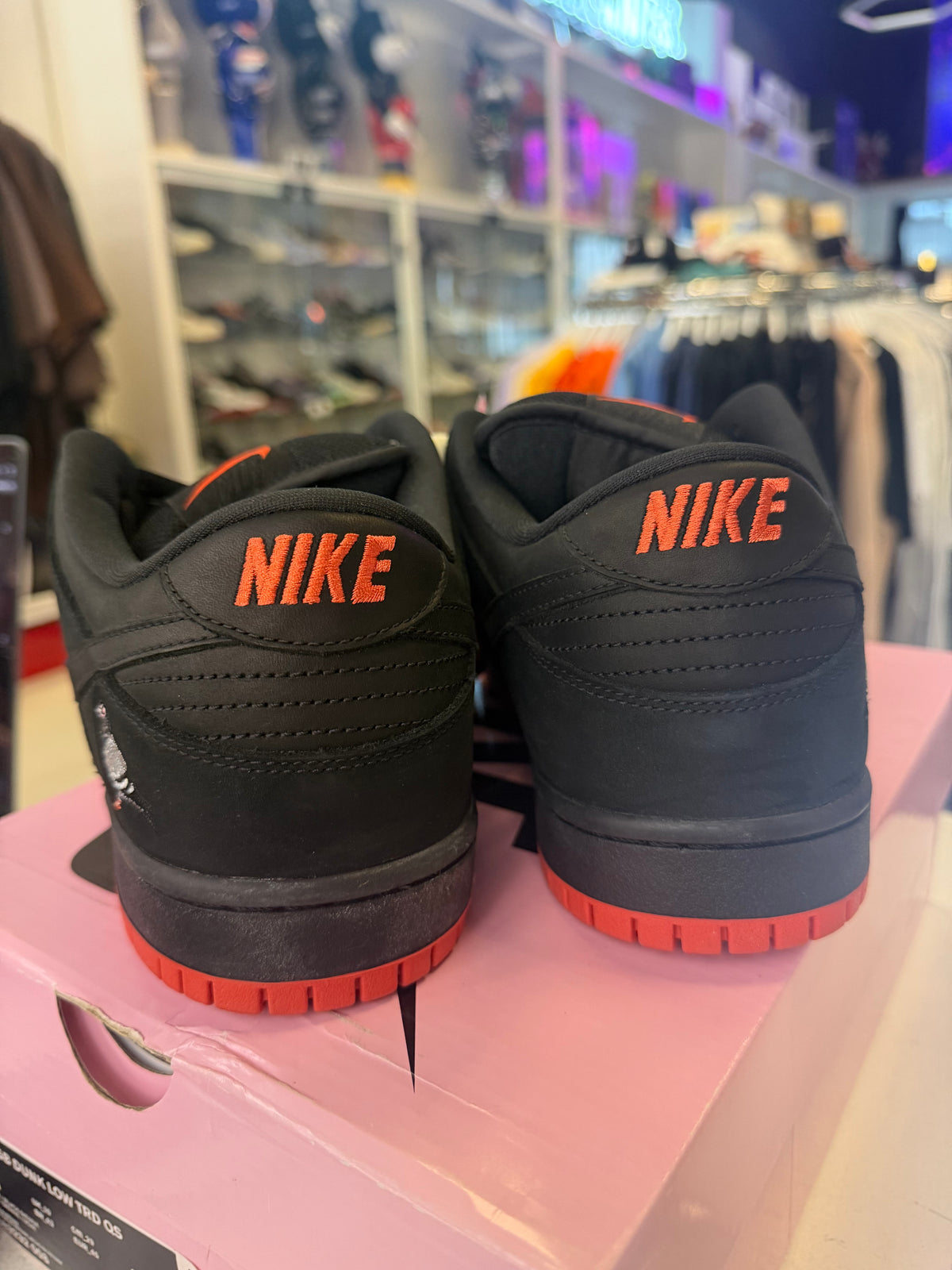 Nike SB Dunk Low Black Pigeon 2017