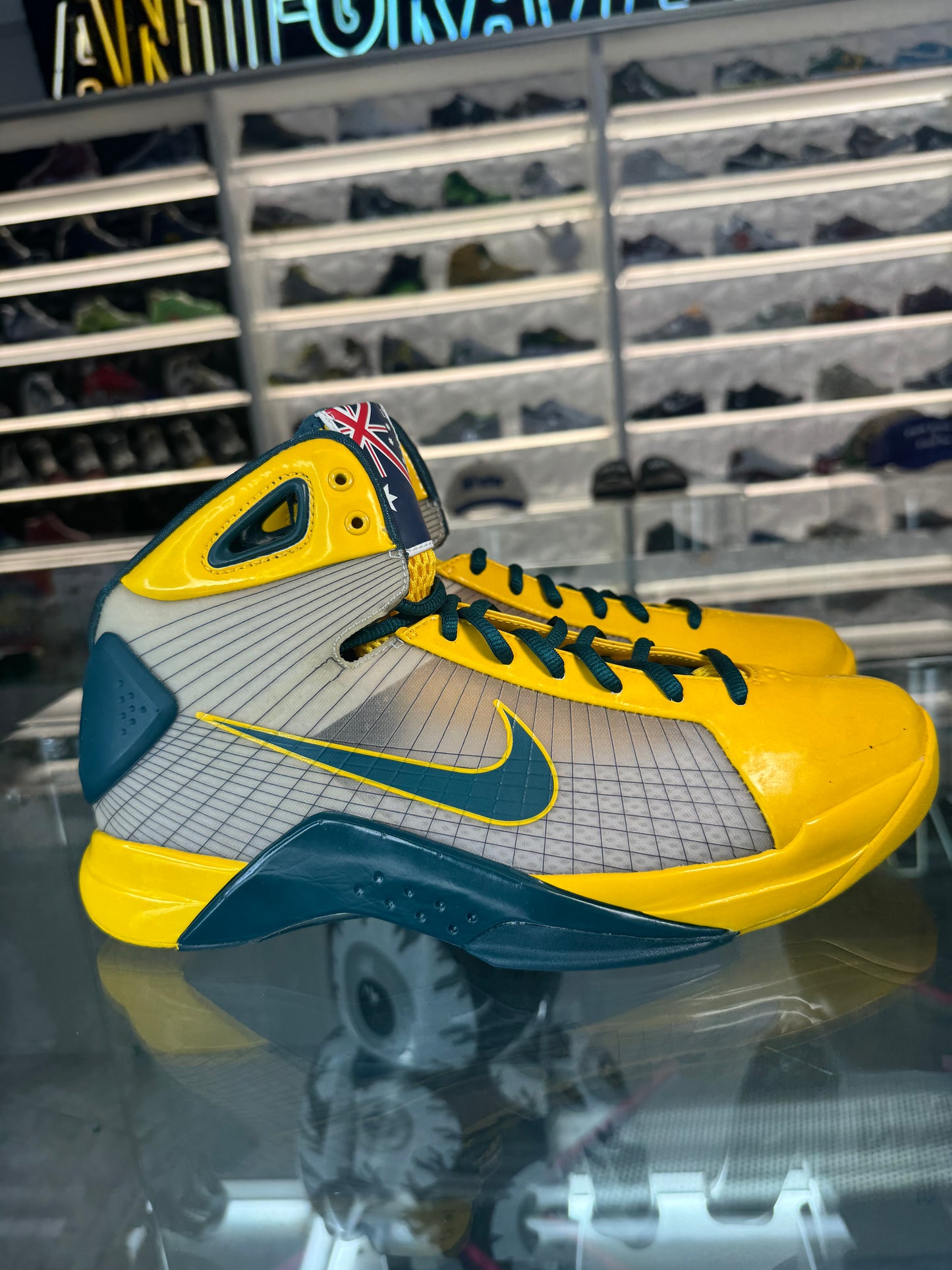 2008 Nike Kobe HYPERDUNK Australia Team Shoe PE