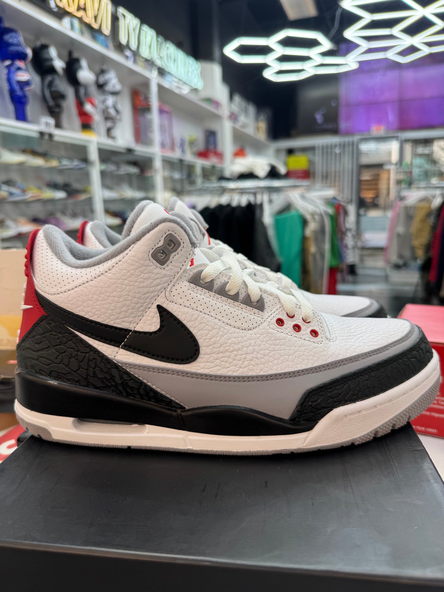 Jordan 3 Retro
Tinker Hatfield