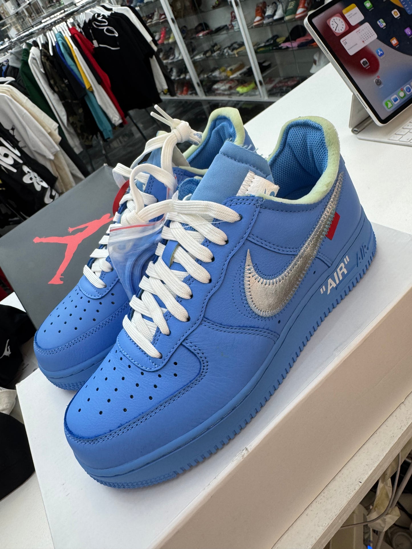 Off White x Nike Air Force 1 Low '07 MCA University Blue