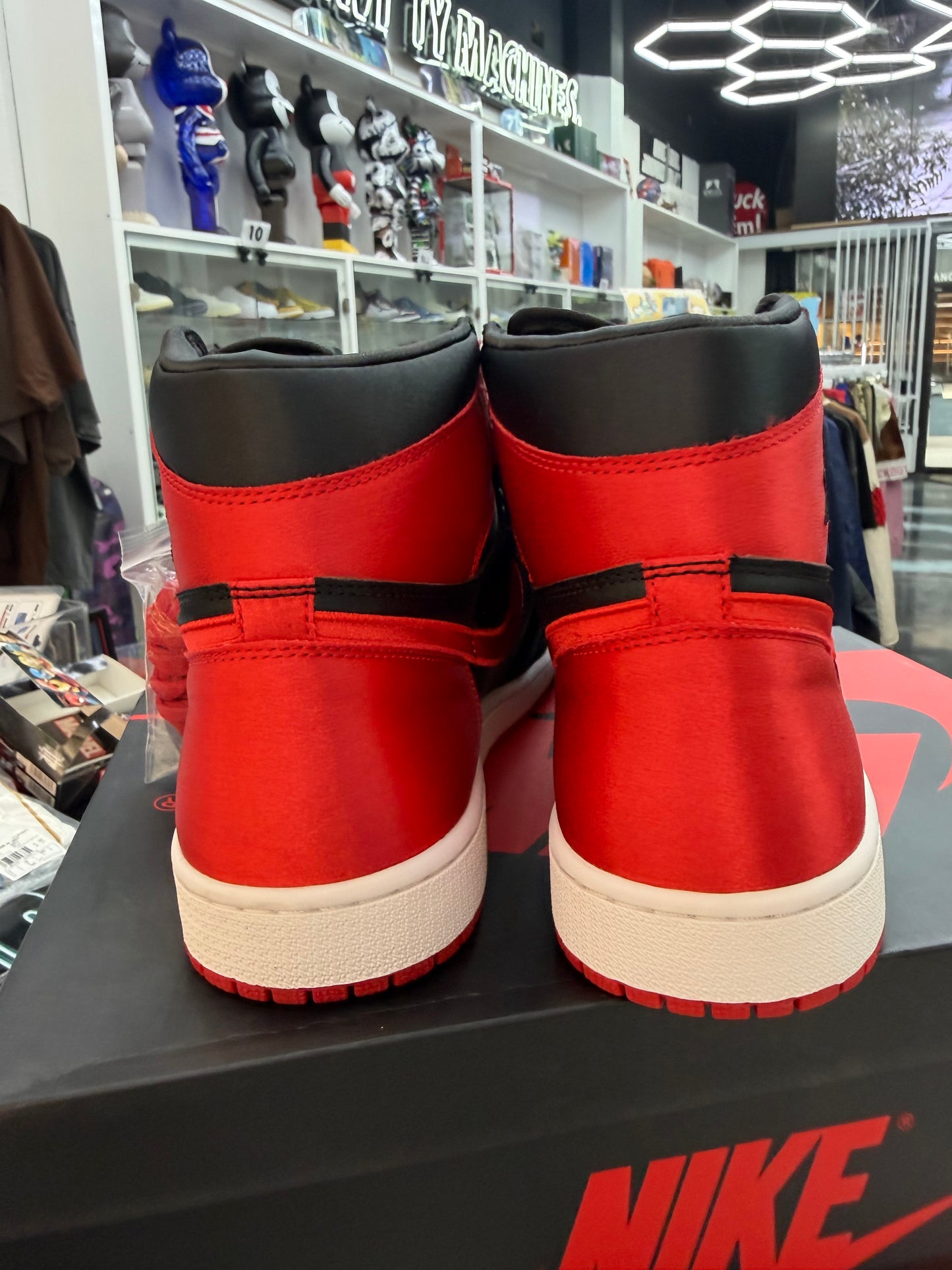 Jordan 1 Retro Satin Bred Non Numbered Promo Sample