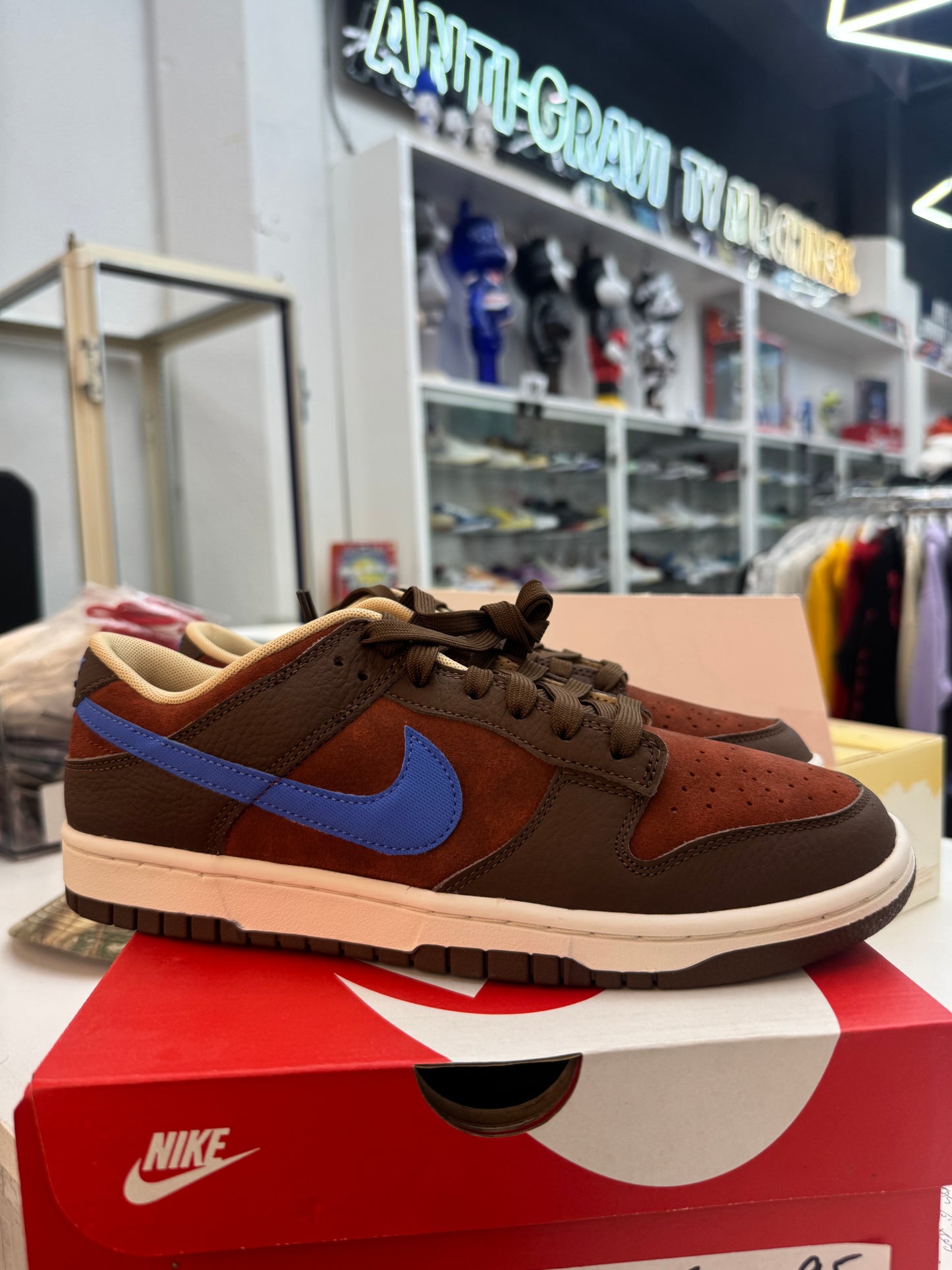 Nike Dunk Low Retro PRM
Mars Stone